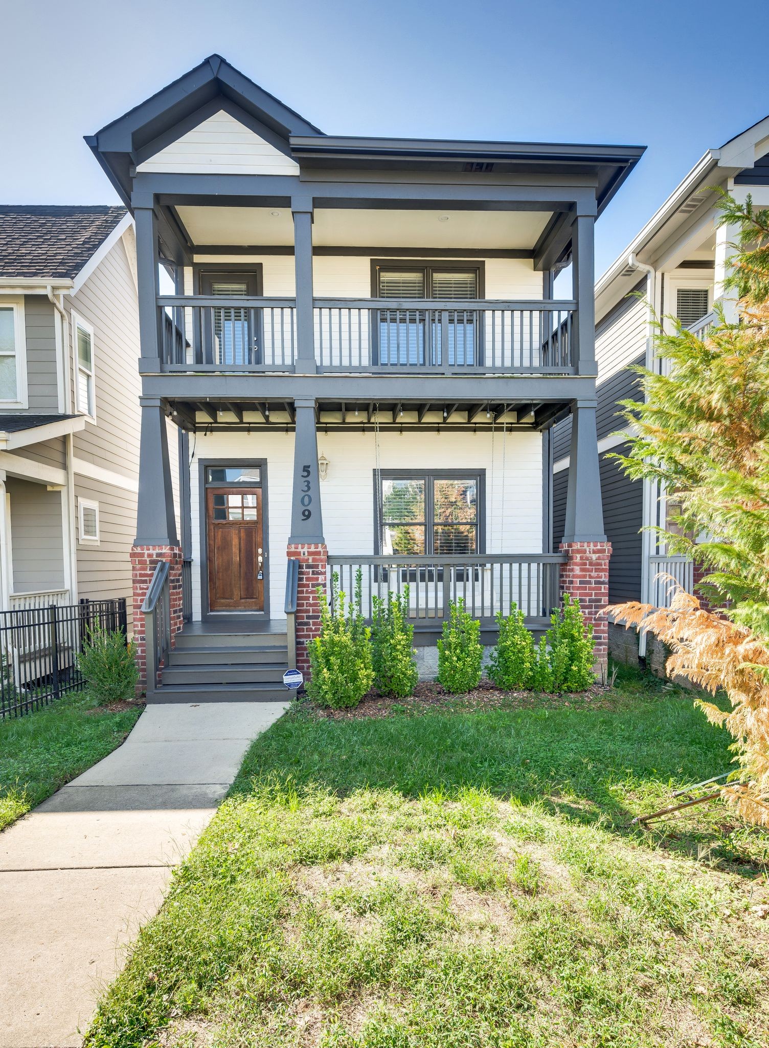 Nashville, Tennessee 37209, United States, 3 Bedrooms Bedrooms, ,3 BathroomsBathrooms,Residential,Active,40319