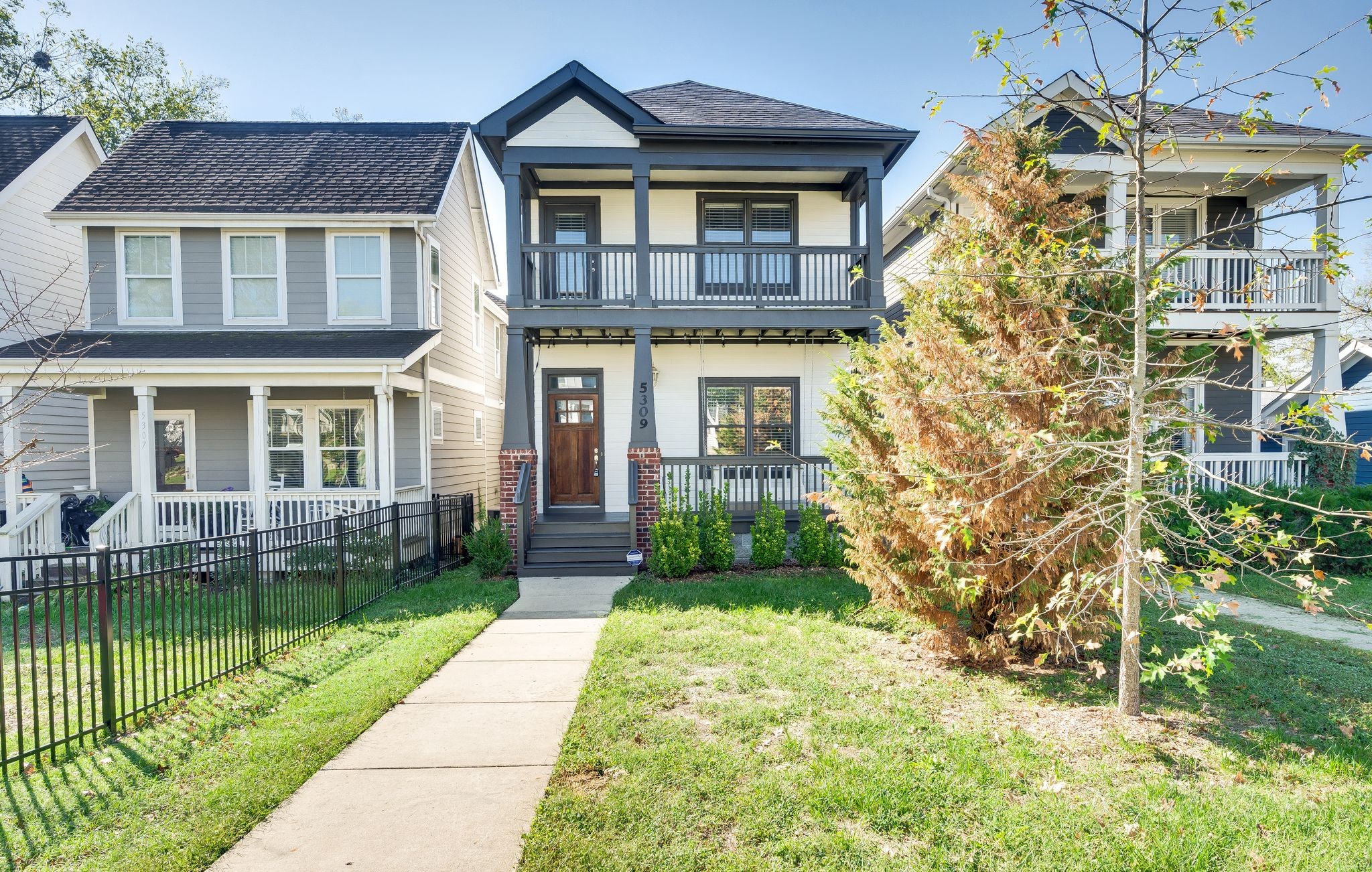 Nashville, Tennessee 37209, United States, 3 Bedrooms Bedrooms, ,3 BathroomsBathrooms,Residential,Active,40319