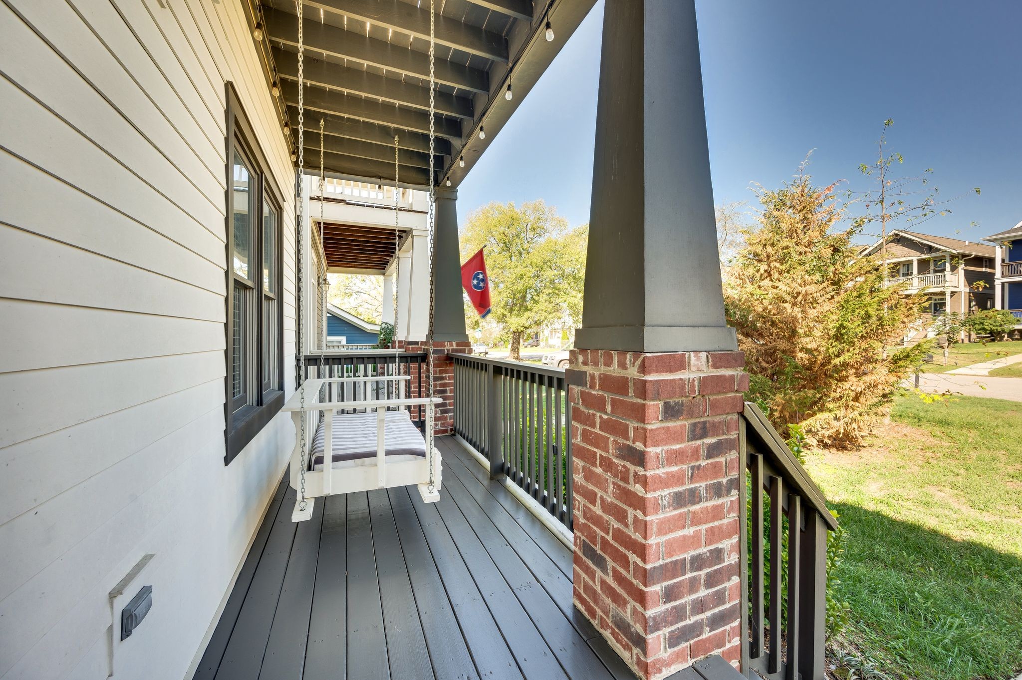 Nashville, Tennessee 37209, United States, 3 Bedrooms Bedrooms, ,3 BathroomsBathrooms,Residential,Active,40319