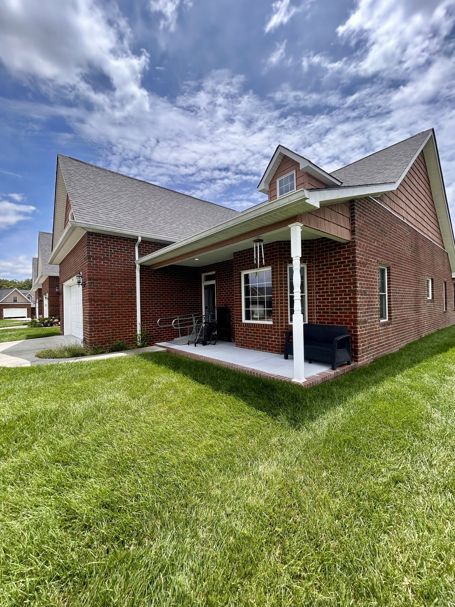 139 Genesis Ave