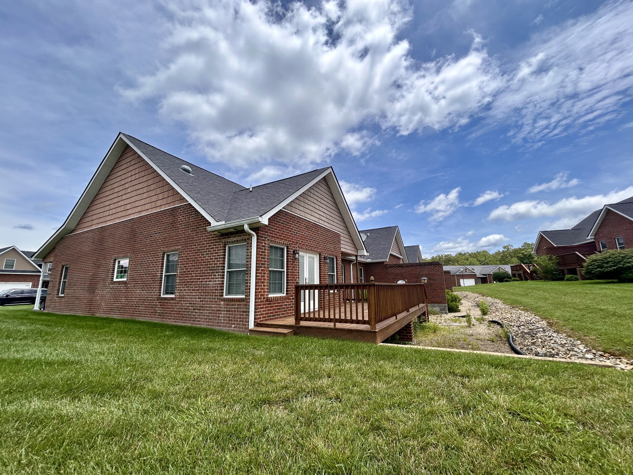 139 Genesis Ave