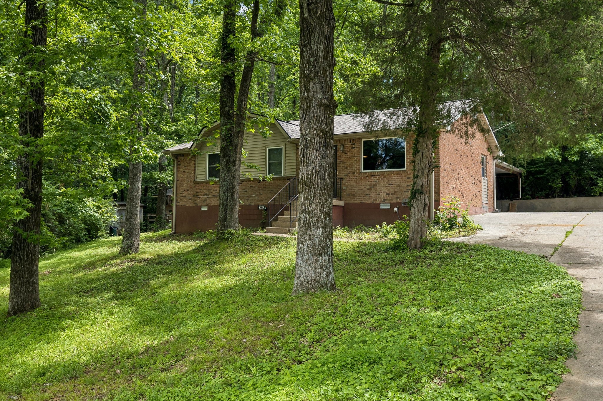 3-bed listing at 7114 Oak Tree Dr, Fairview