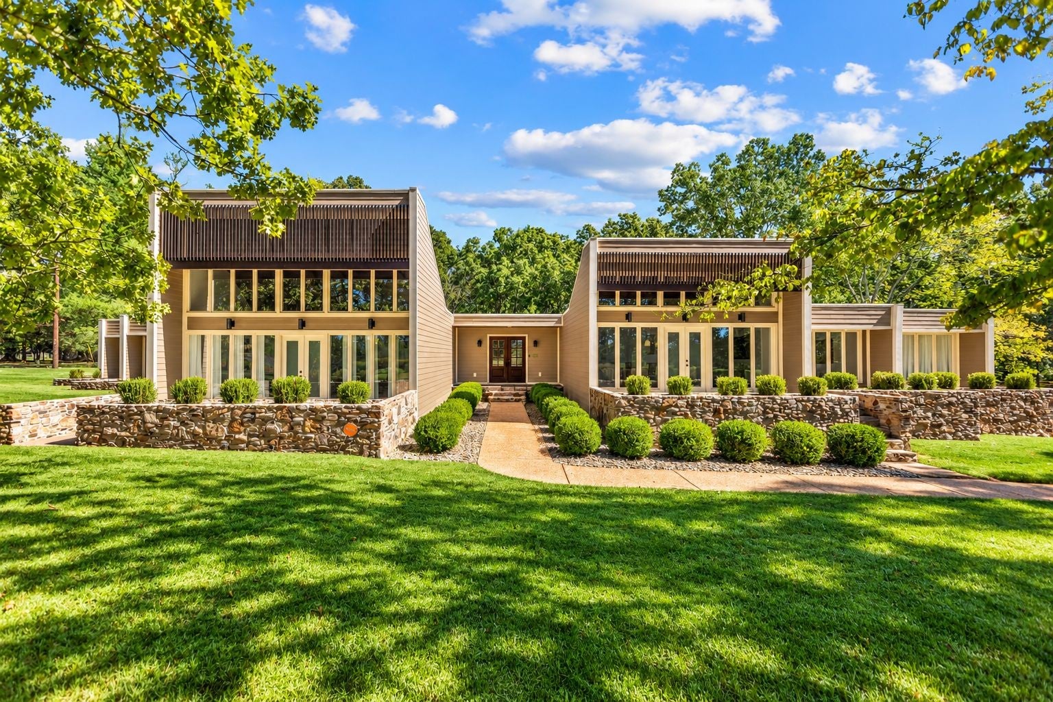 104 Short Springs Rd