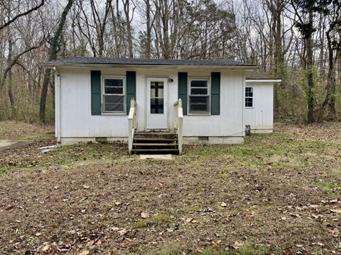 222 Todd St Charlotte TN 37036