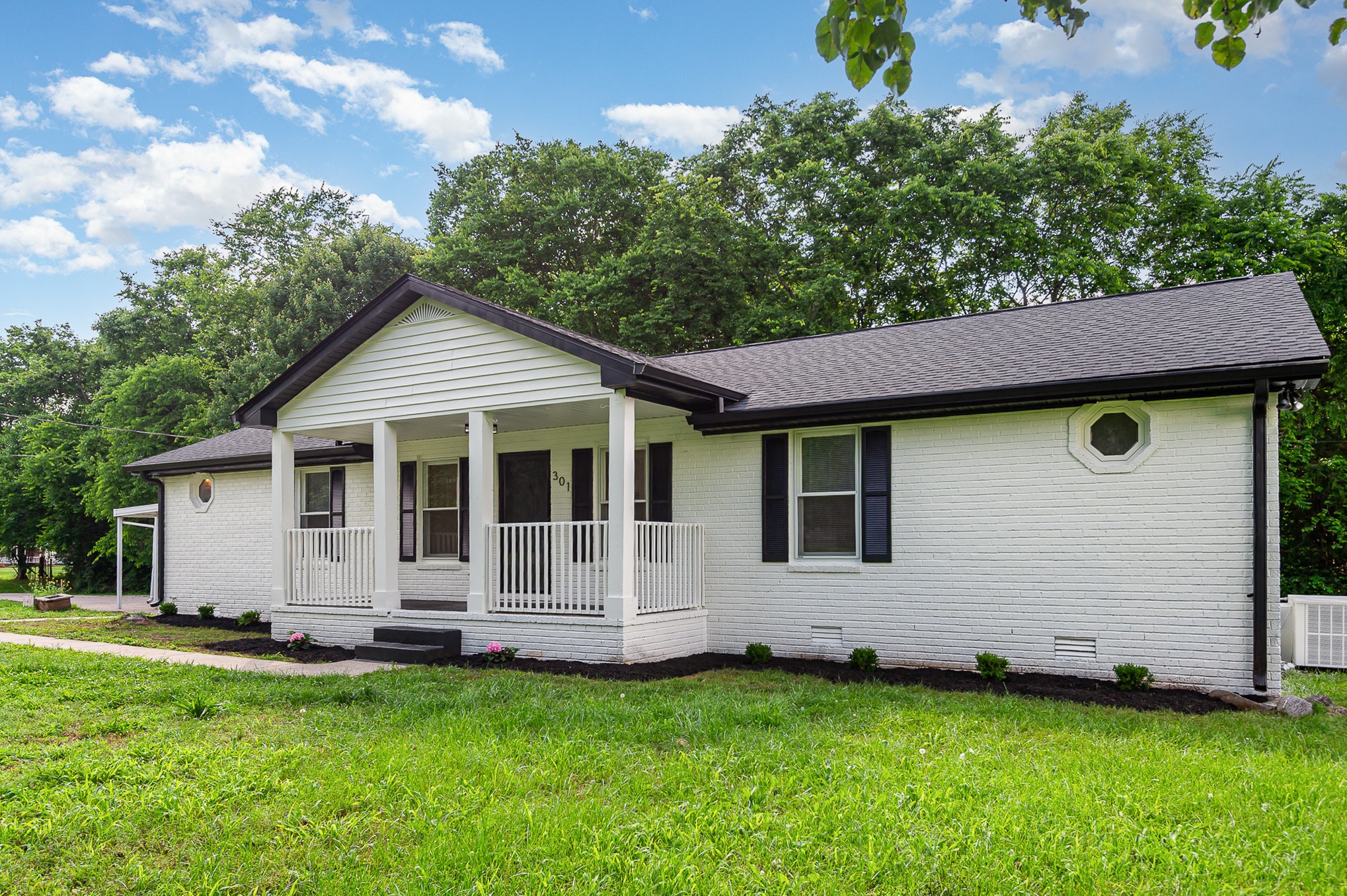 301 Oak Point Ter