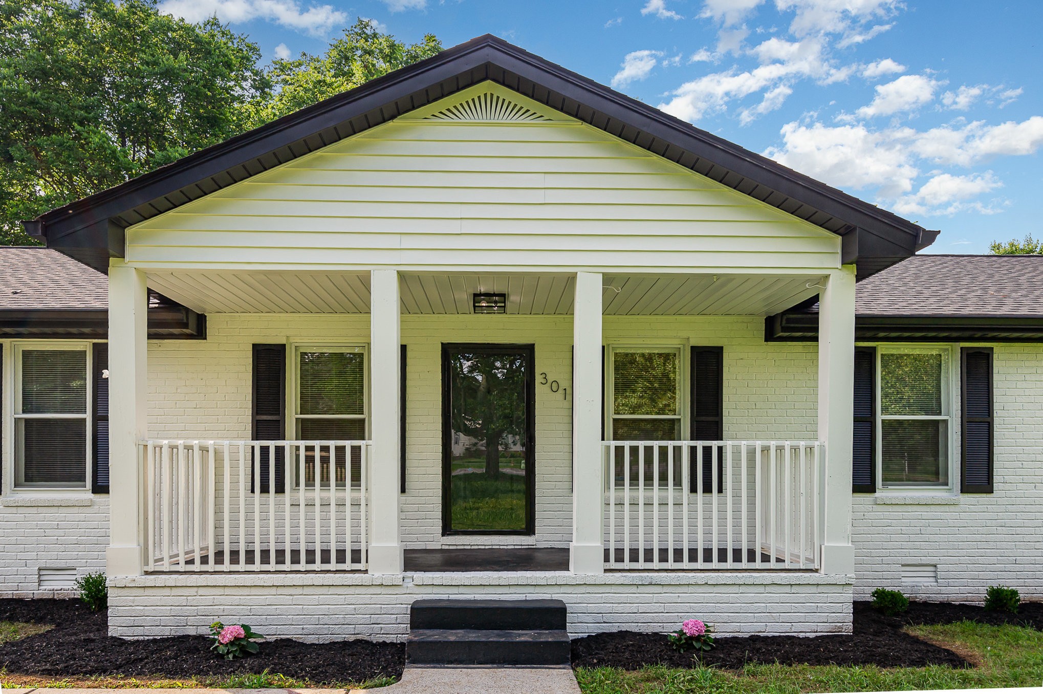 301 Oak Point Ter