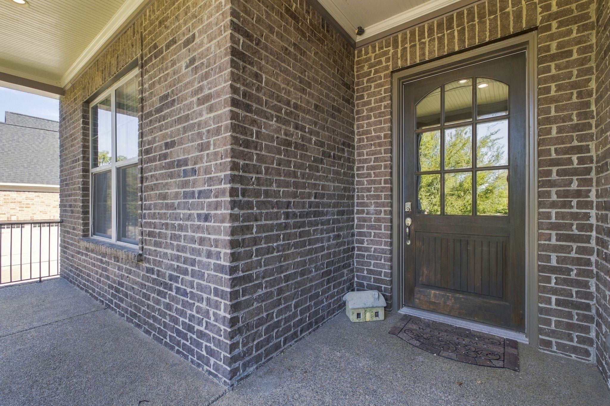 2004 Belsford Dr