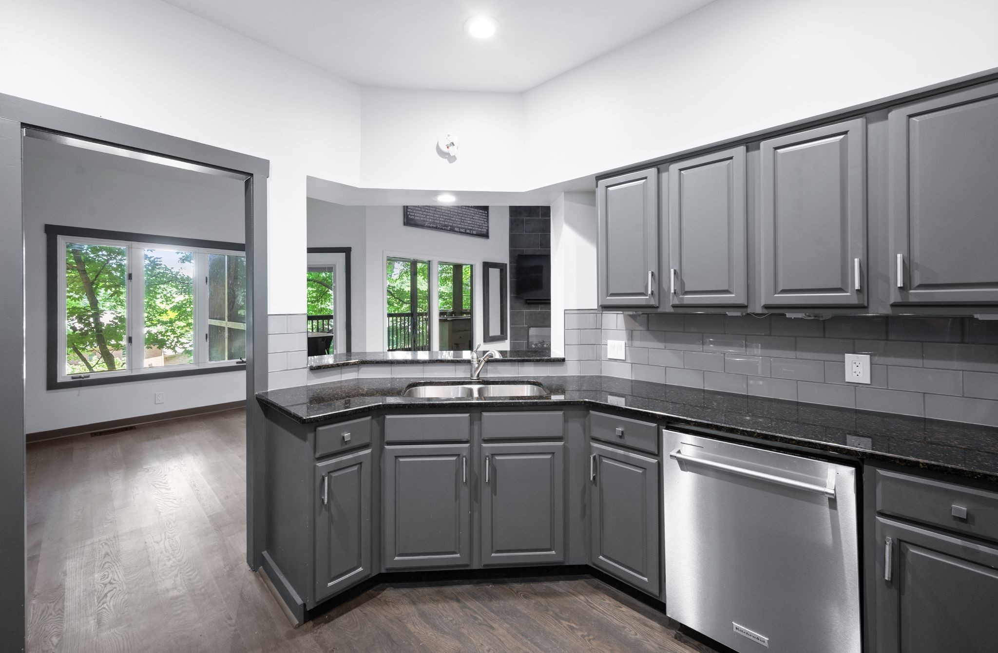 Nashville, Tennessee 37221, United States, 2 Bedrooms Bedrooms, ,2 BathroomsBathrooms,Residential,Active,165748