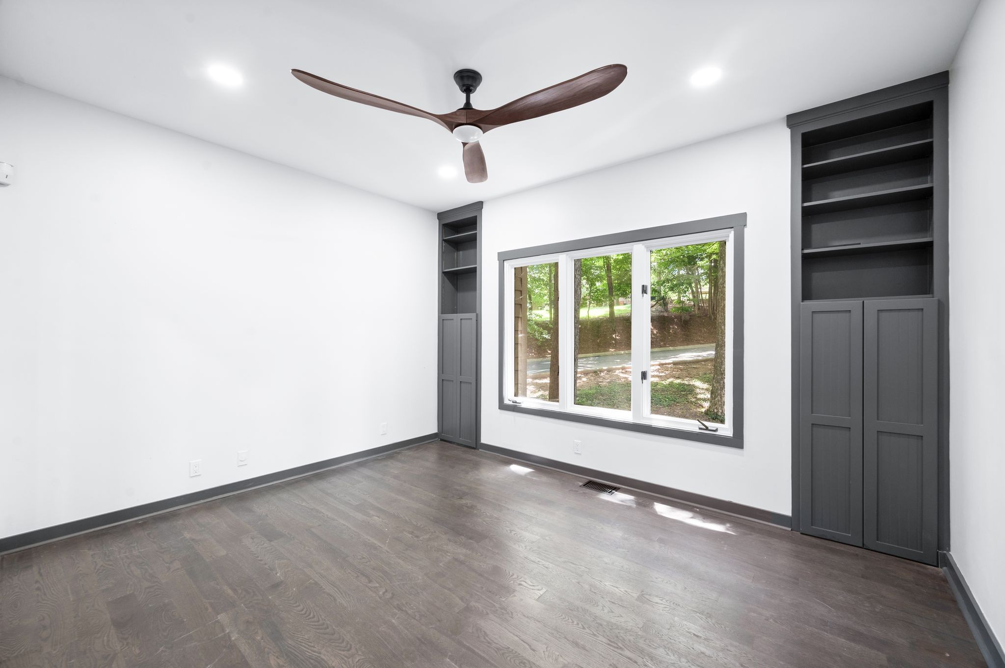 Nashville, Tennessee 37221, United States, 2 Bedrooms Bedrooms, ,2 BathroomsBathrooms,Residential,Active,165748