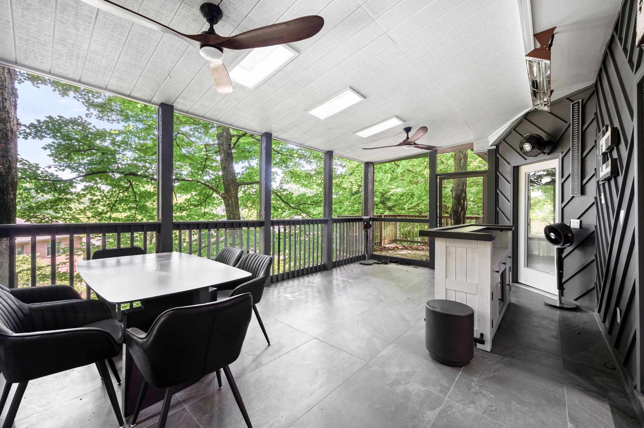 Nashville, Tennessee 37221, United States, 2 Bedrooms Bedrooms, ,2 BathroomsBathrooms,Residential,Active,165748