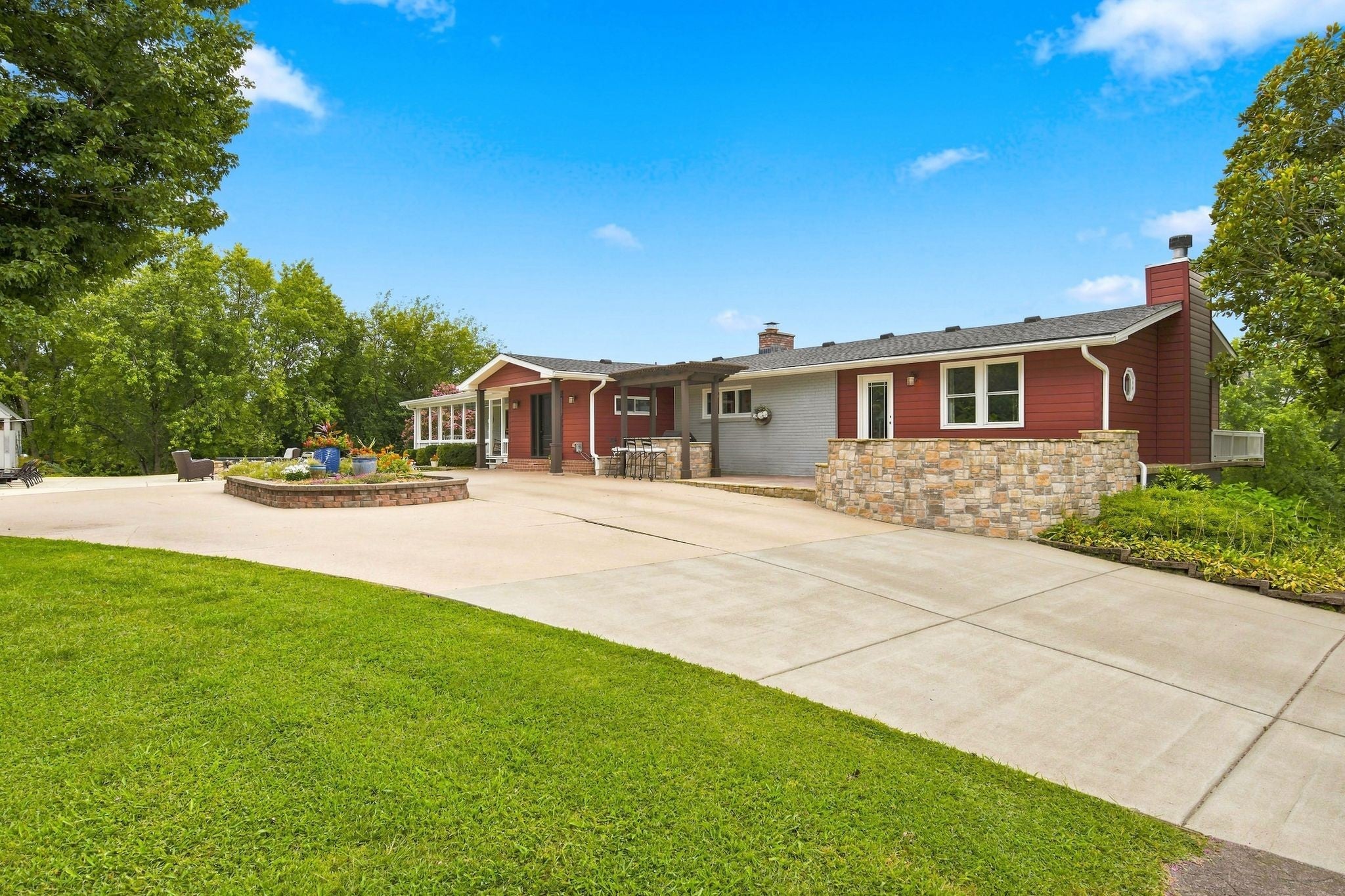 344 Peach Valley Rd
