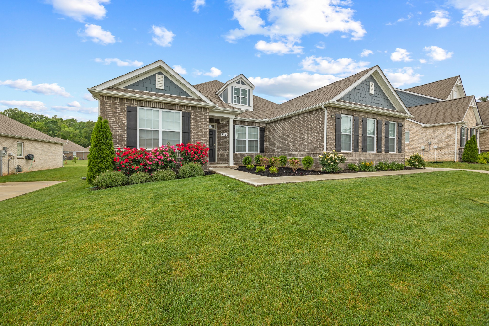 326 Greymoor Ln