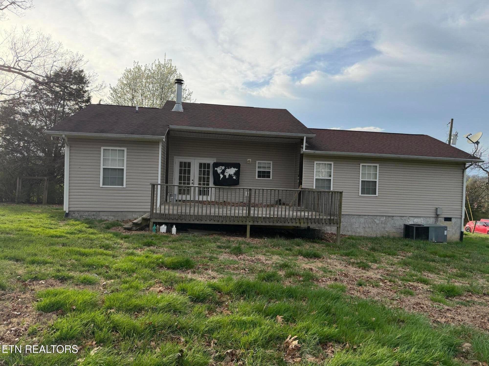 135 Lee's Chapel Rd