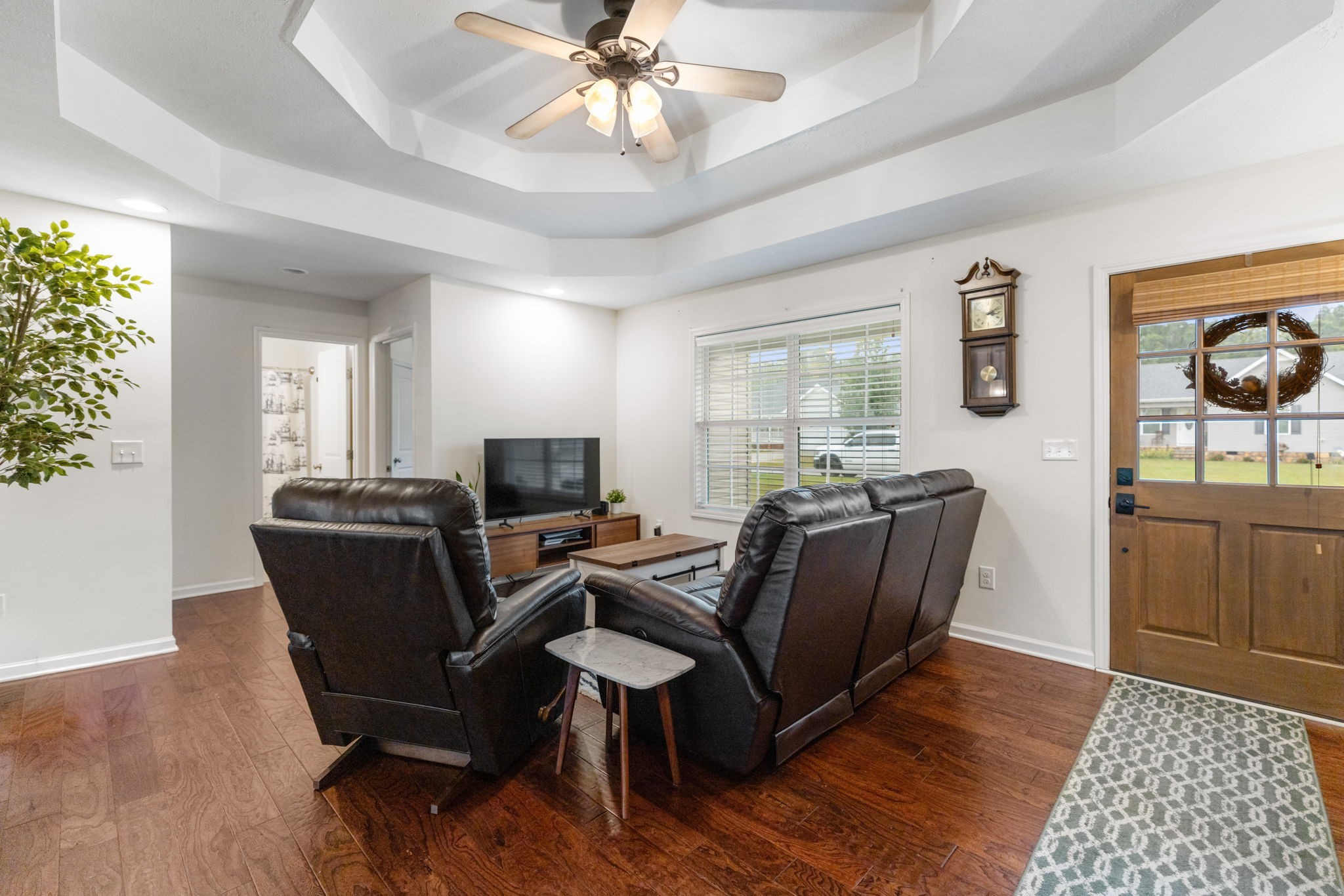 216 Williamsburg Cir