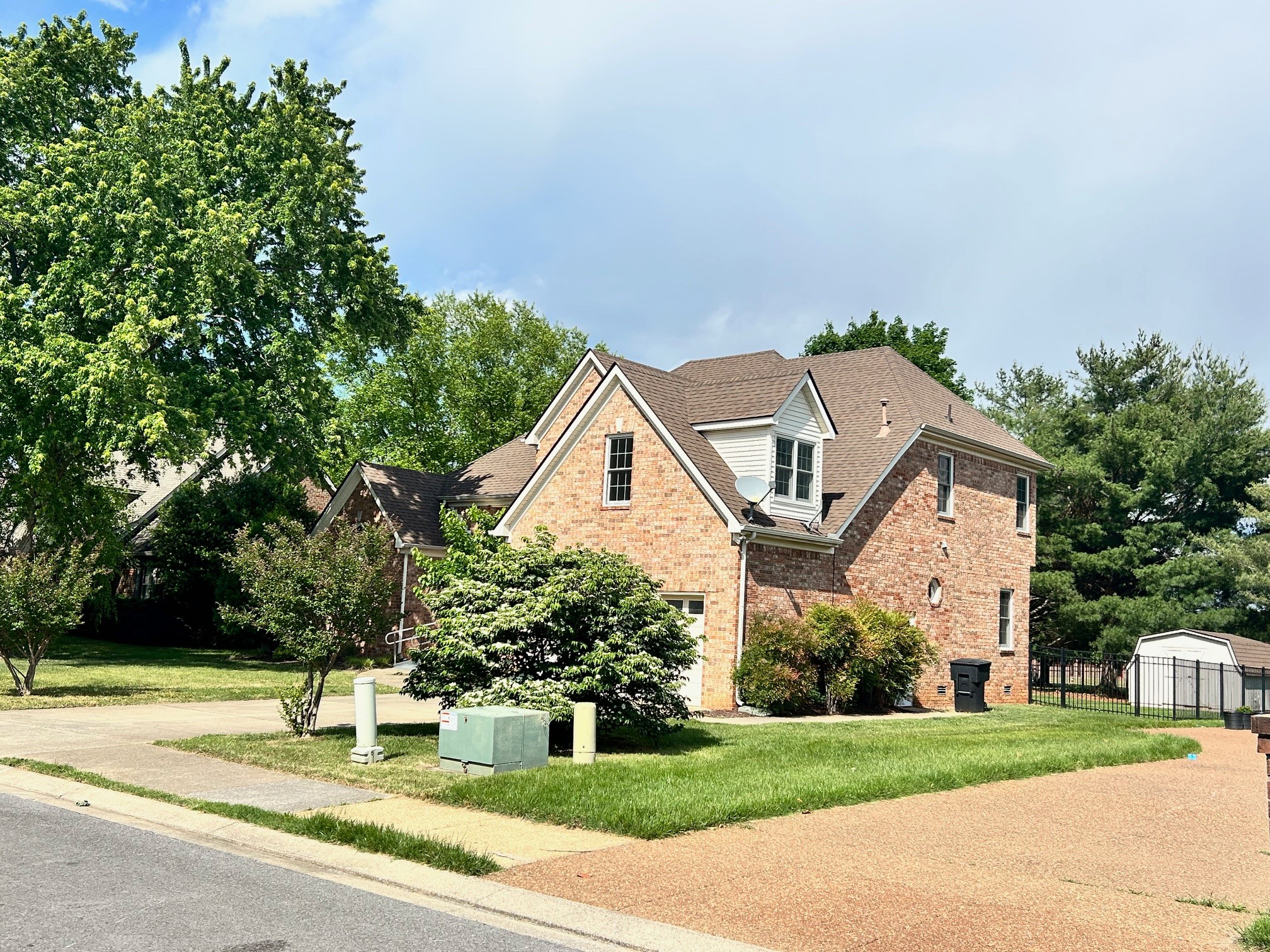 1823 Azure Way