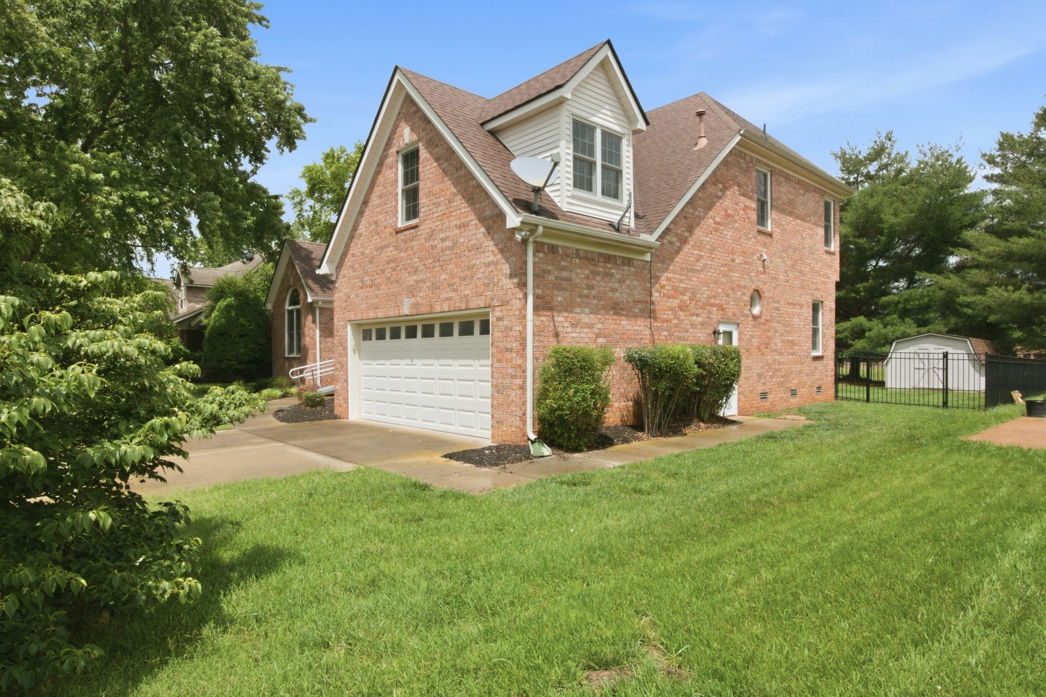 1823 Azure Way