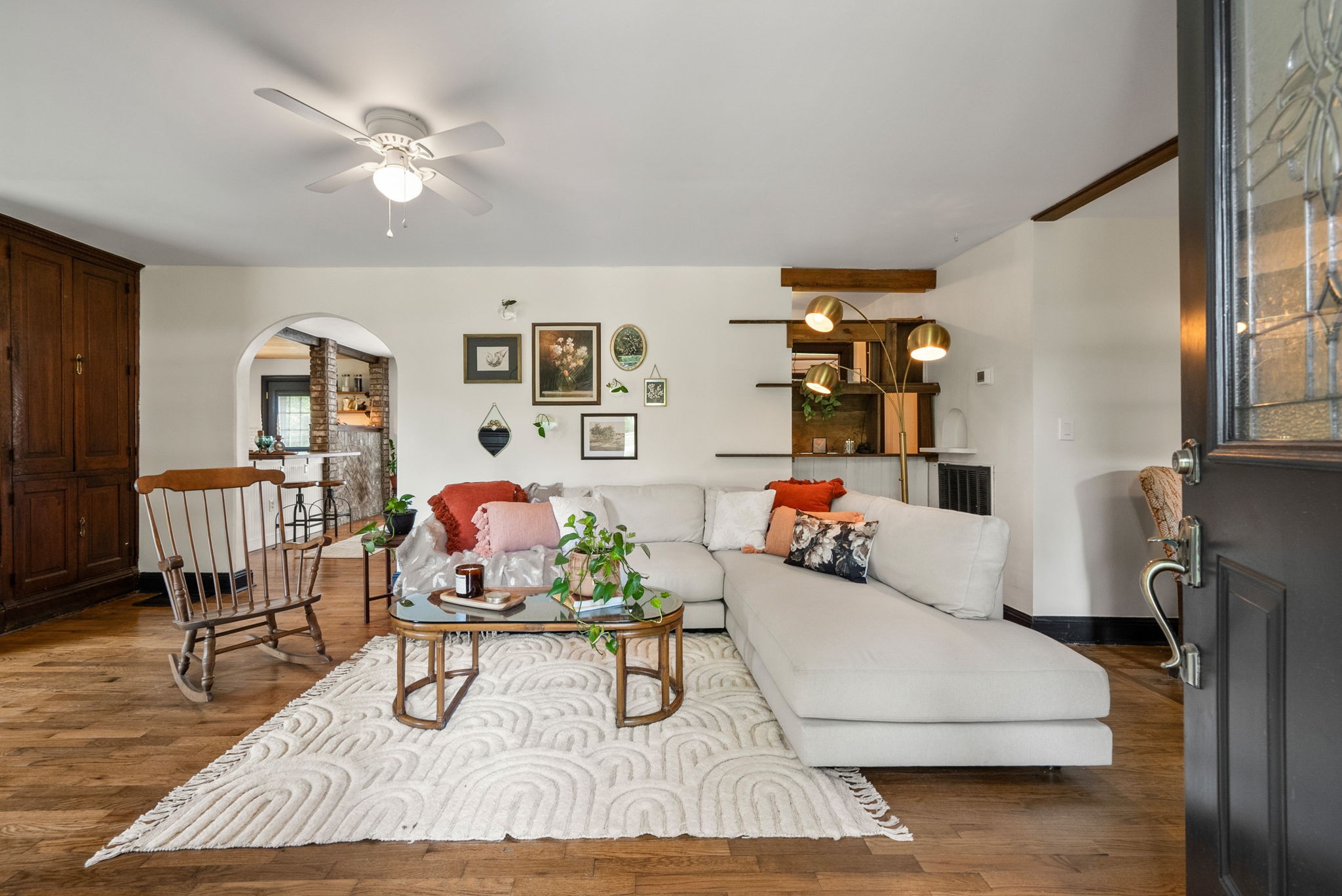 209 W Marthona Rd