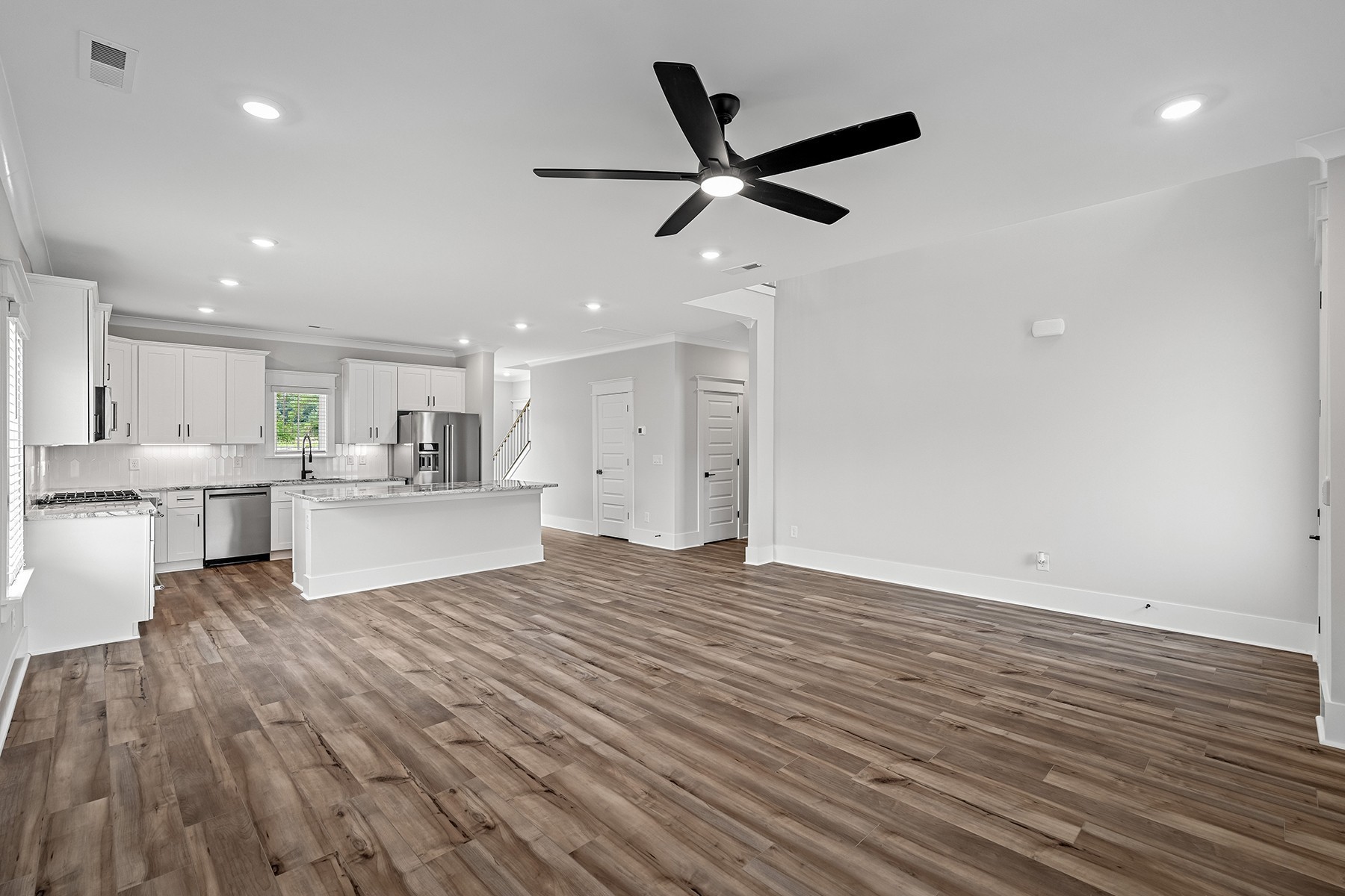 608 Silver Trace