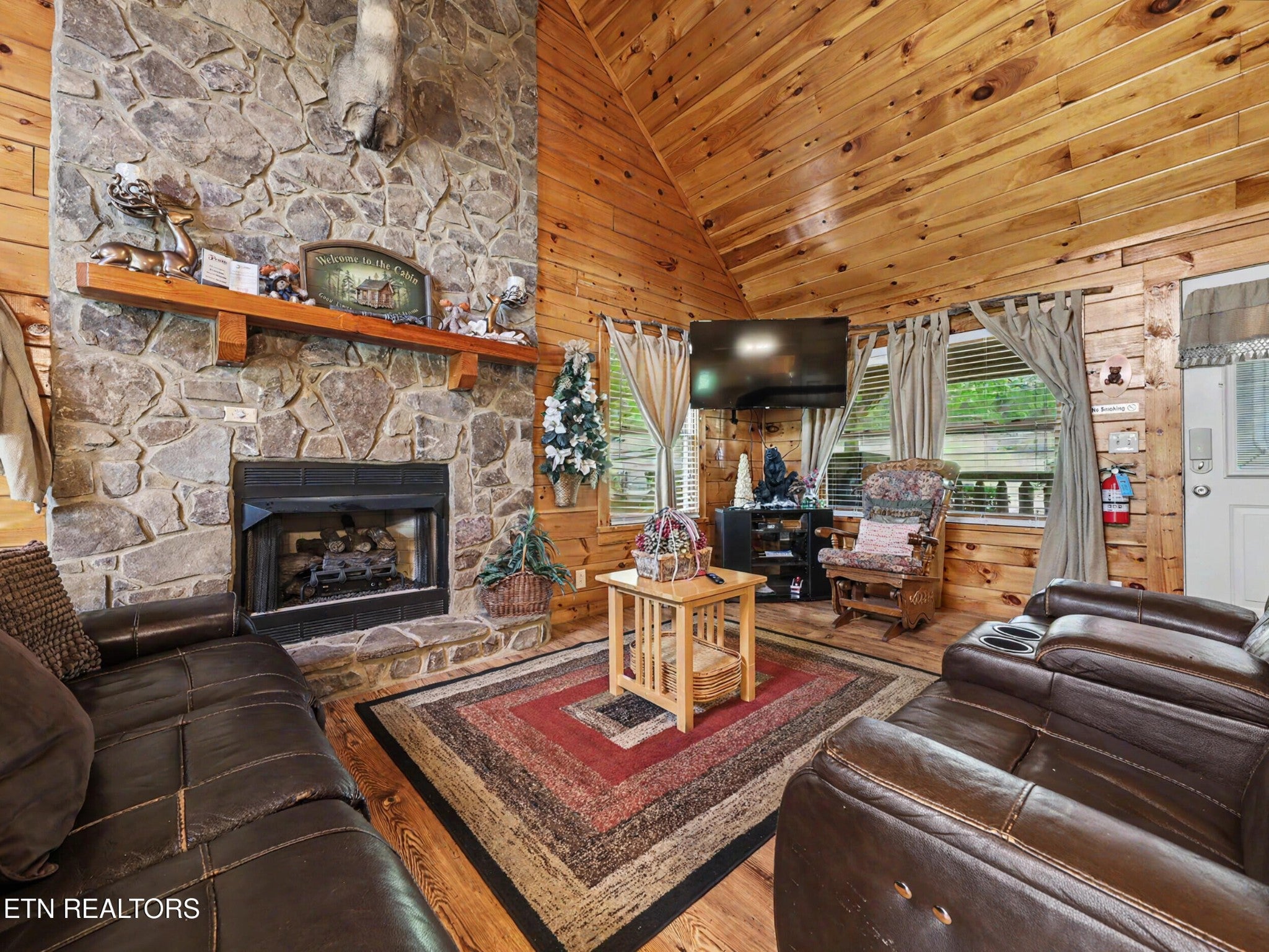 1629 Little Cabin Loop