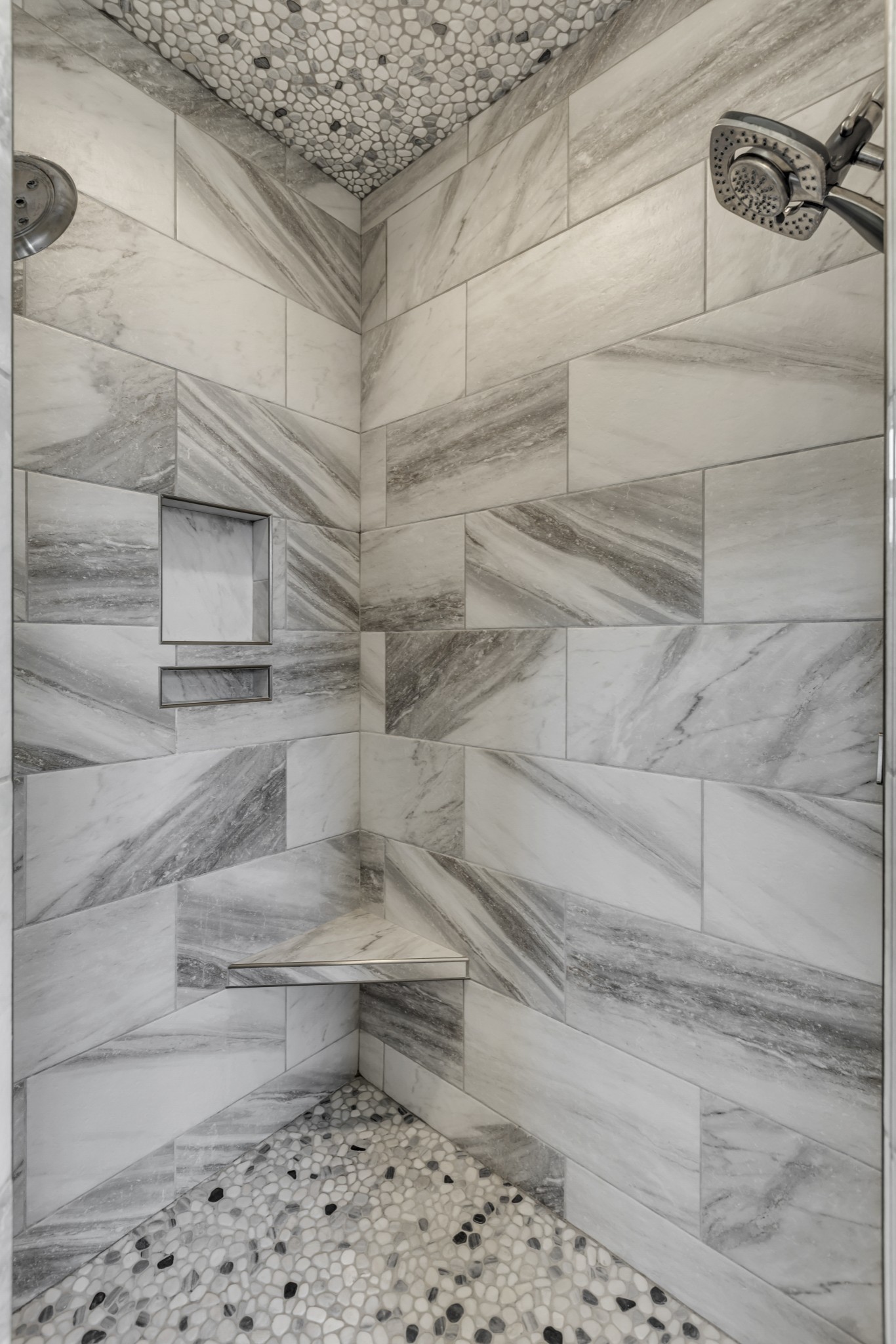 Lewisburg, Tennessee 37091, United States, 4 Bedrooms Bedrooms, ,6 BathroomsBathrooms,Residential,Active,76781