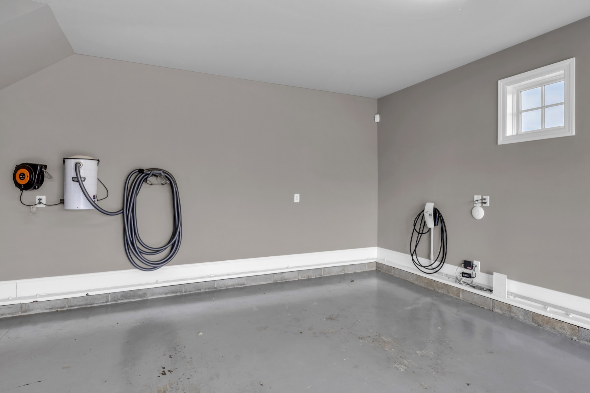 Lewisburg, Tennessee 37091, United States, 4 Bedrooms Bedrooms, ,6 BathroomsBathrooms,Residential,Active,76781