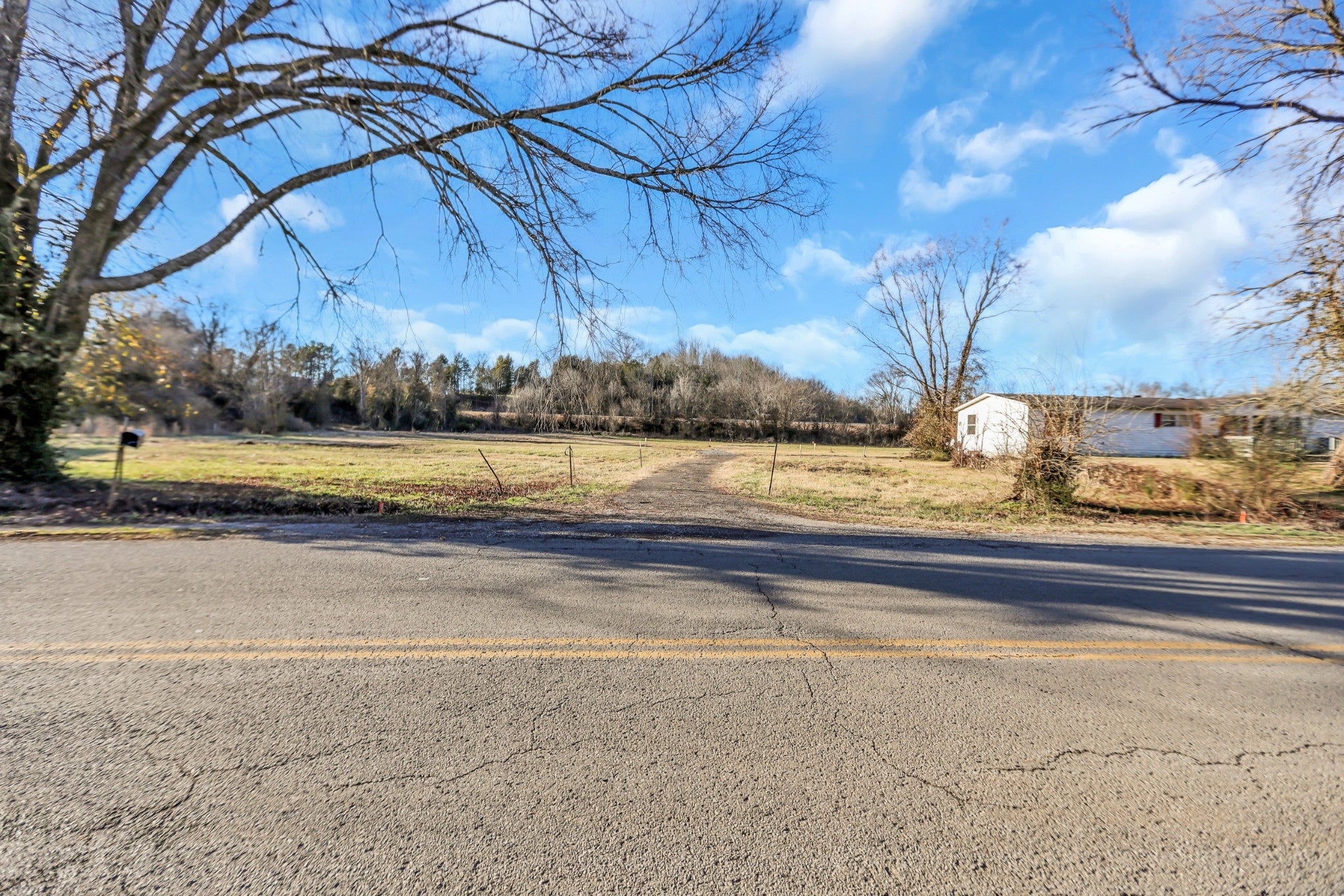 621 Old Highway 31 E 3