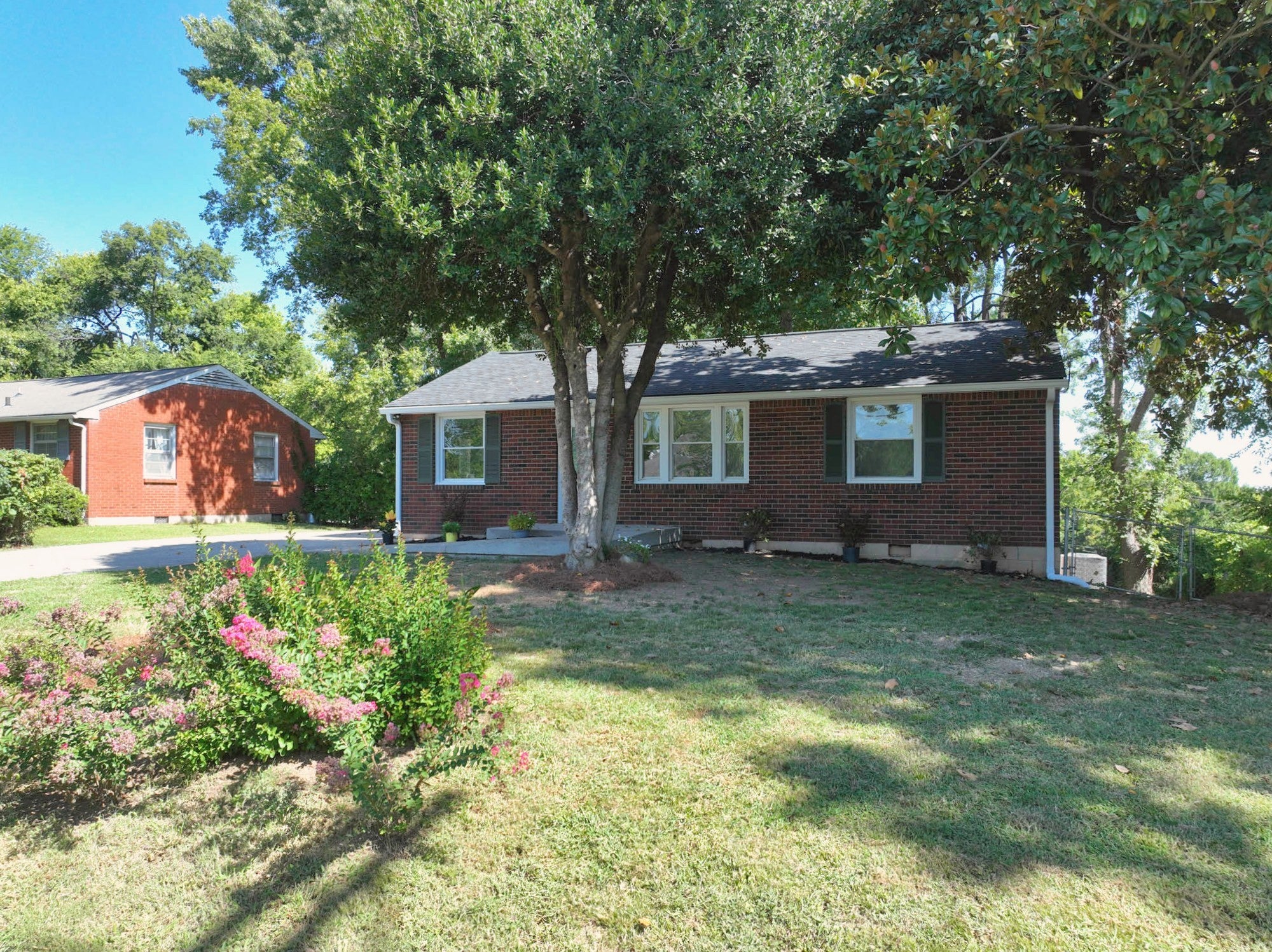 3944 Plantation Dr