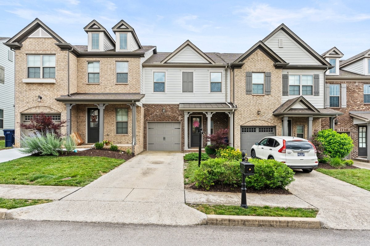 1444 Channing Dr