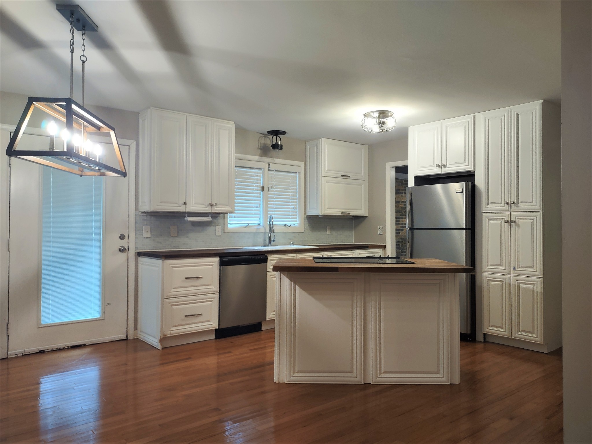 Photo 2 of 19 of 413 Southwinds Dr house
