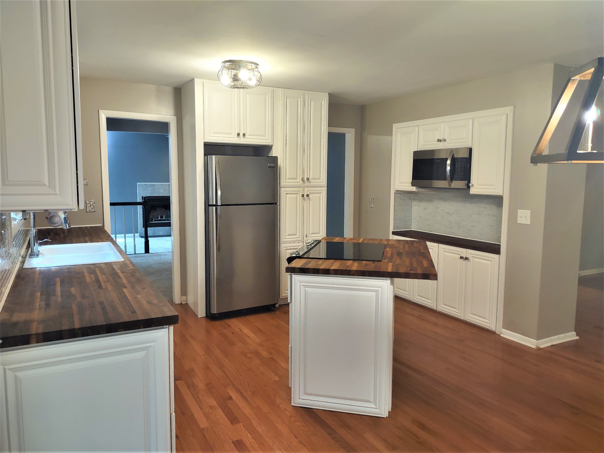 Photo 4 of 19 of 413 Southwinds Dr house