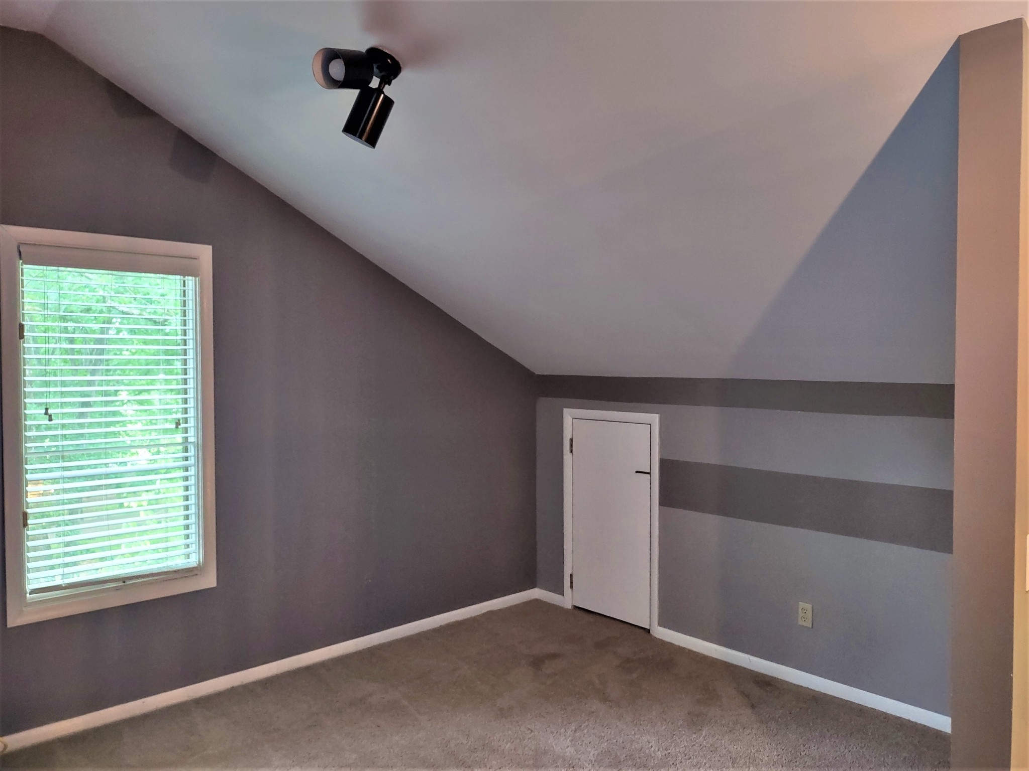 Photo 13 of 19 of 413 Southwinds Dr house