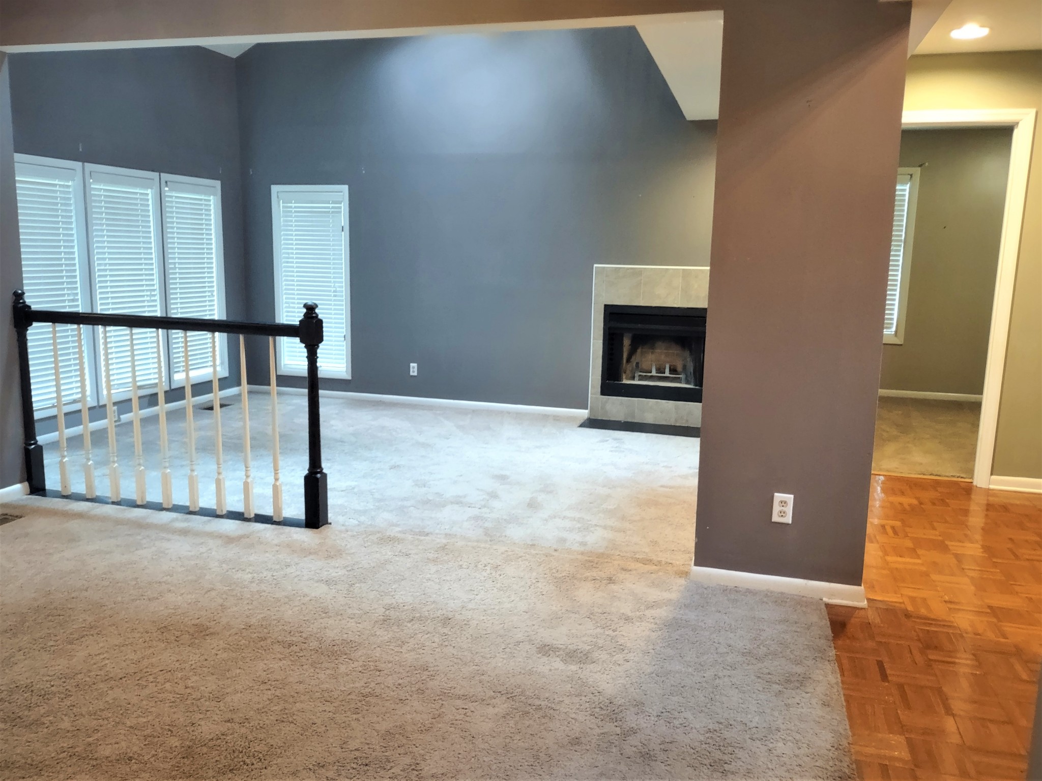 Photo 7 of 19 of 413 Southwinds Dr house