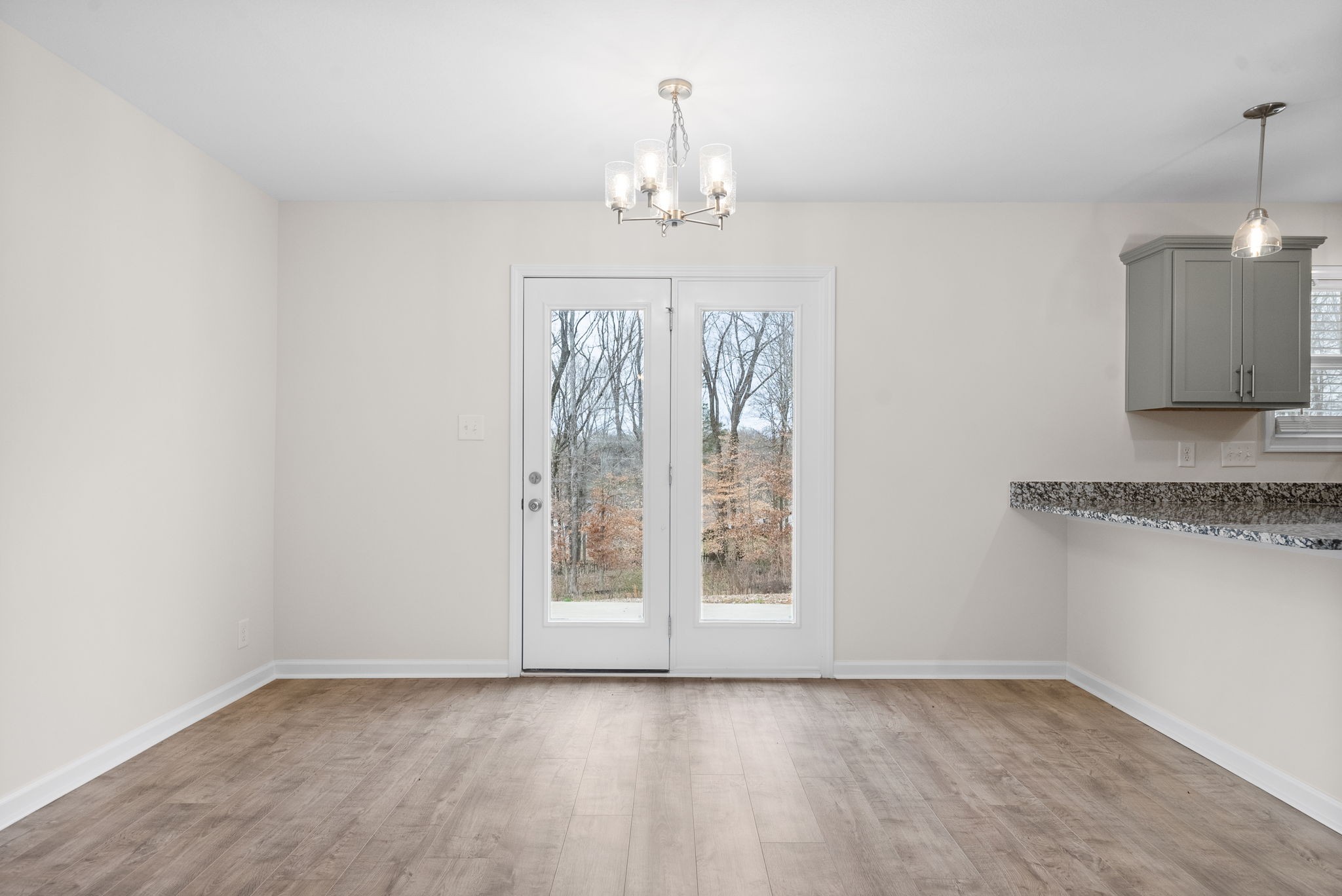 Clarksville, Tennessee 37040, United States, 3 Bedrooms Bedrooms, ,3 BathroomsBathrooms,Residential,Active,94628