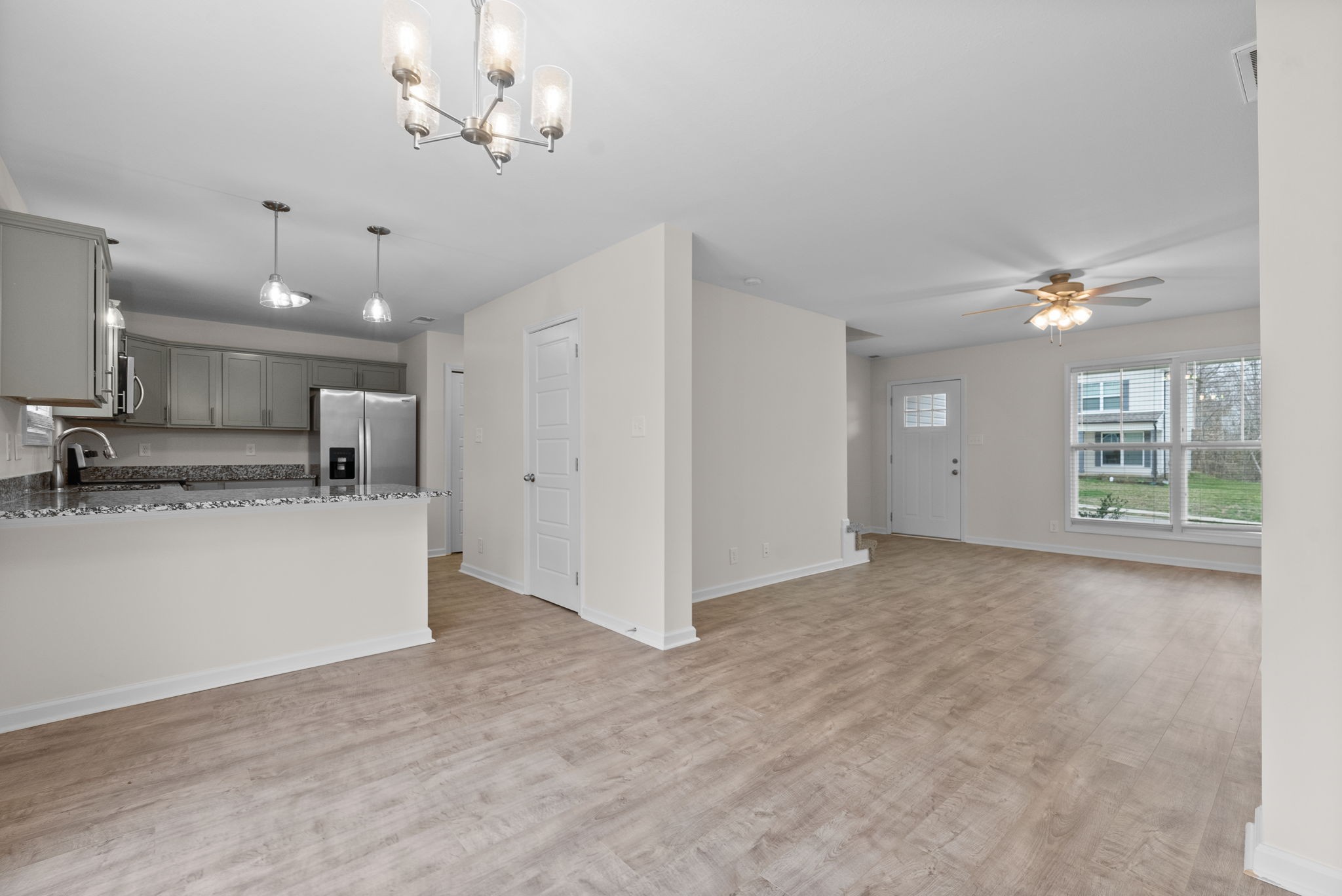 Clarksville, Tennessee 37040, United States, 3 Bedrooms Bedrooms, ,3 BathroomsBathrooms,Residential,Active,94628
