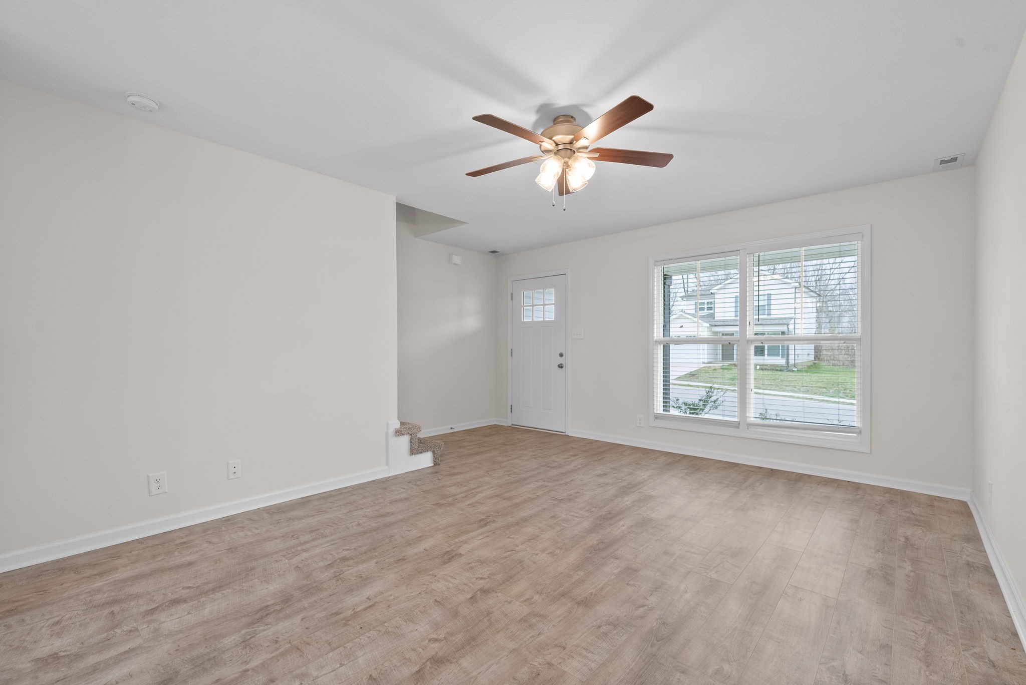 Clarksville, Tennessee 37040, United States, 3 Bedrooms Bedrooms, ,3 BathroomsBathrooms,Residential,Active,94628