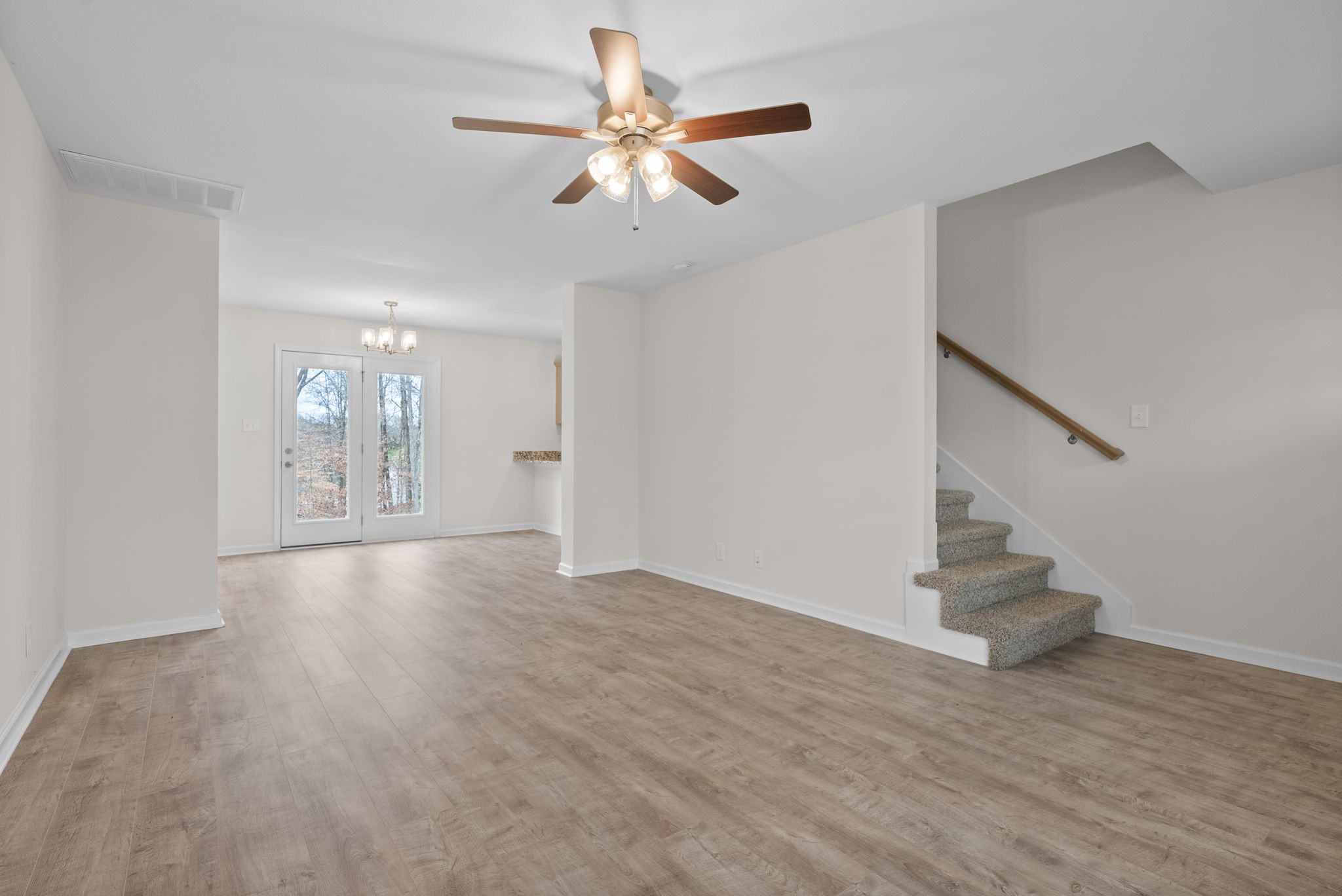 Clarksville, Tennessee 37040, United States, 3 Bedrooms Bedrooms, ,3 BathroomsBathrooms,Residential,Active,94628