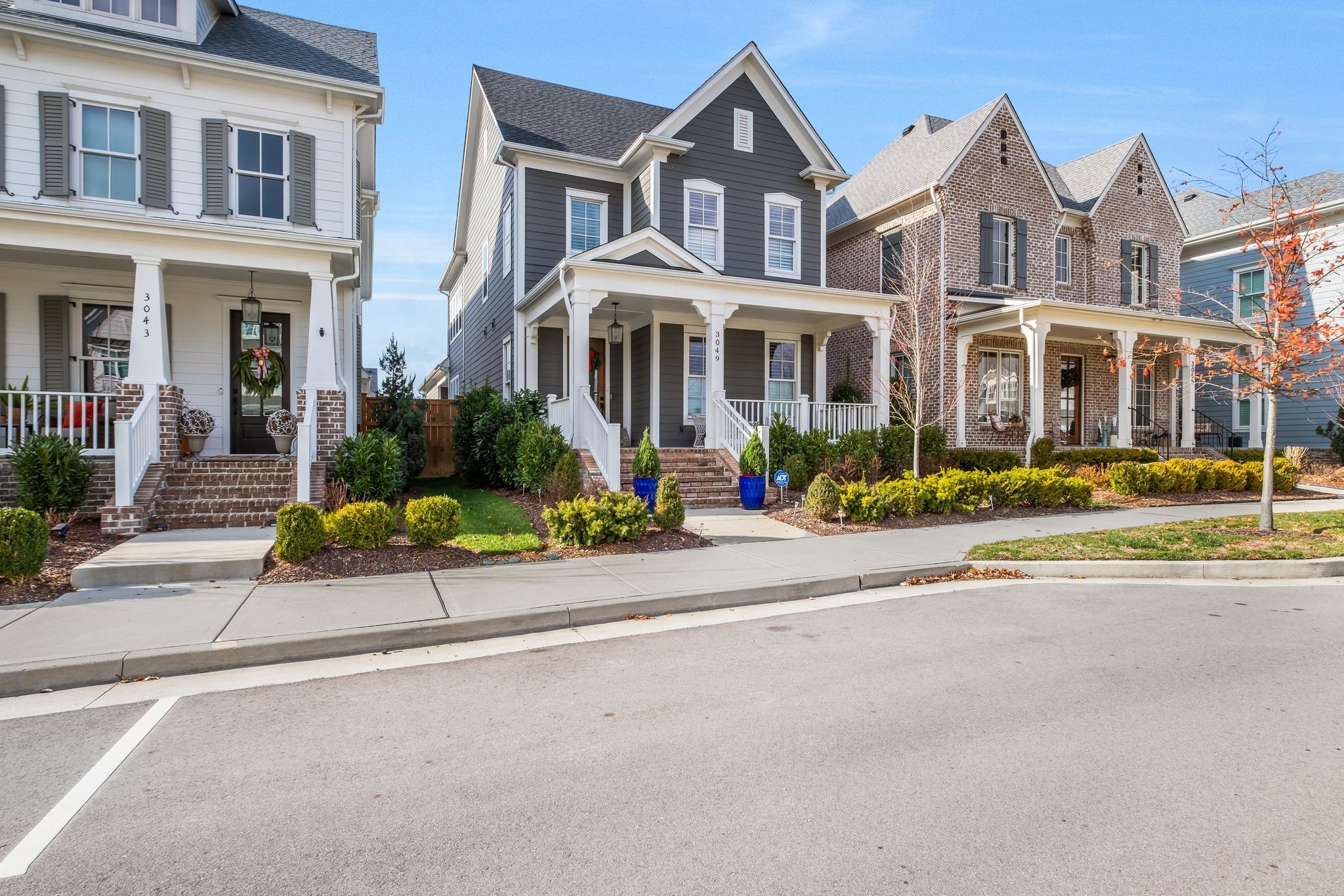 3049 Long Branch Cir