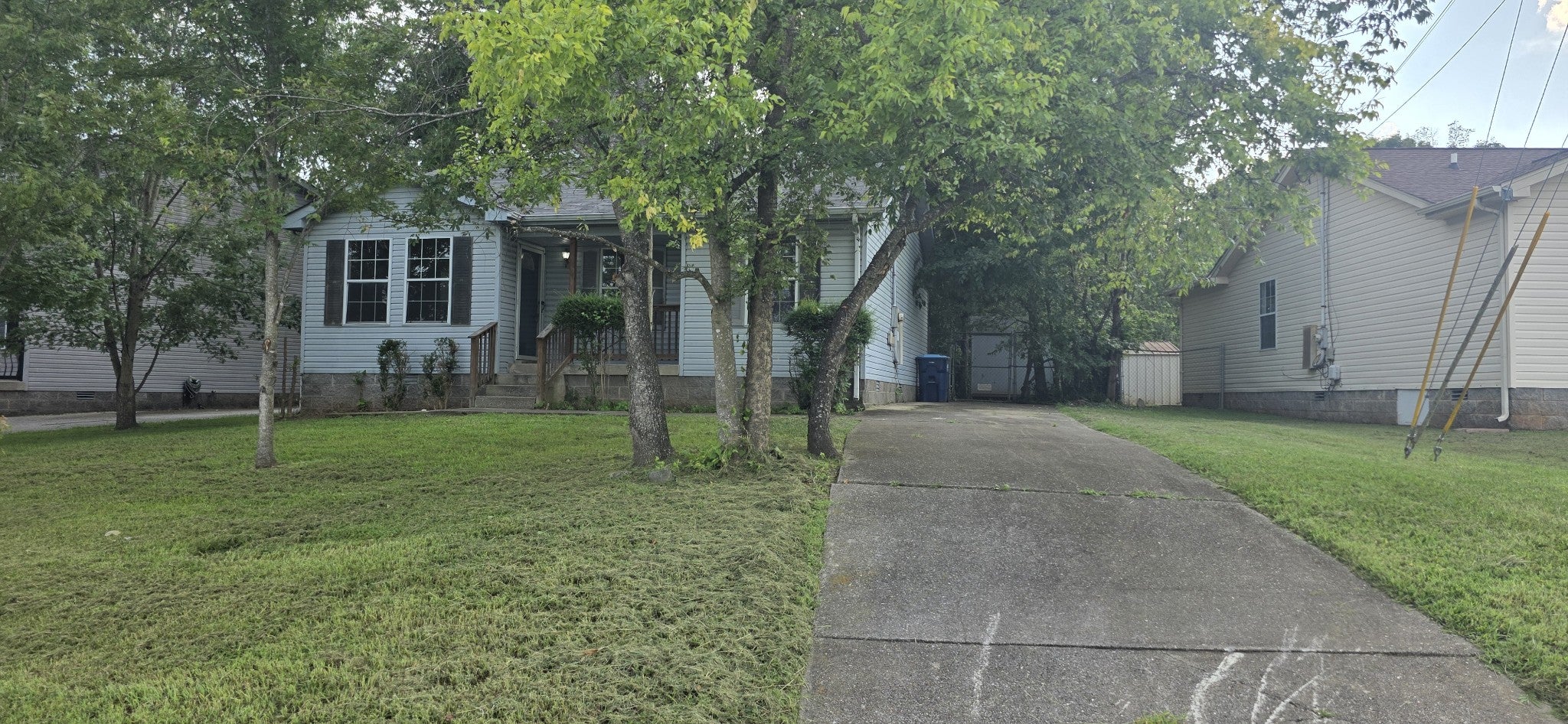 105 Natchez Ct S