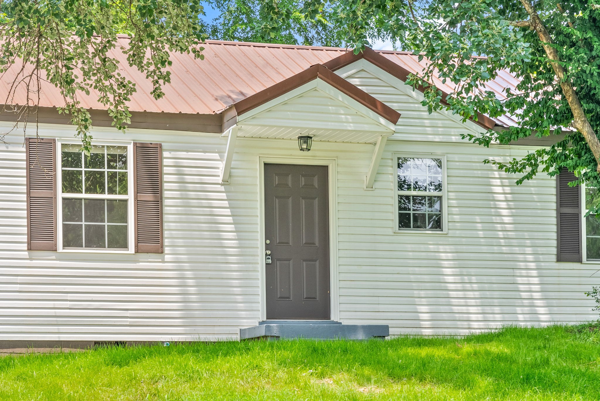 948 E Happy Hollow Dr