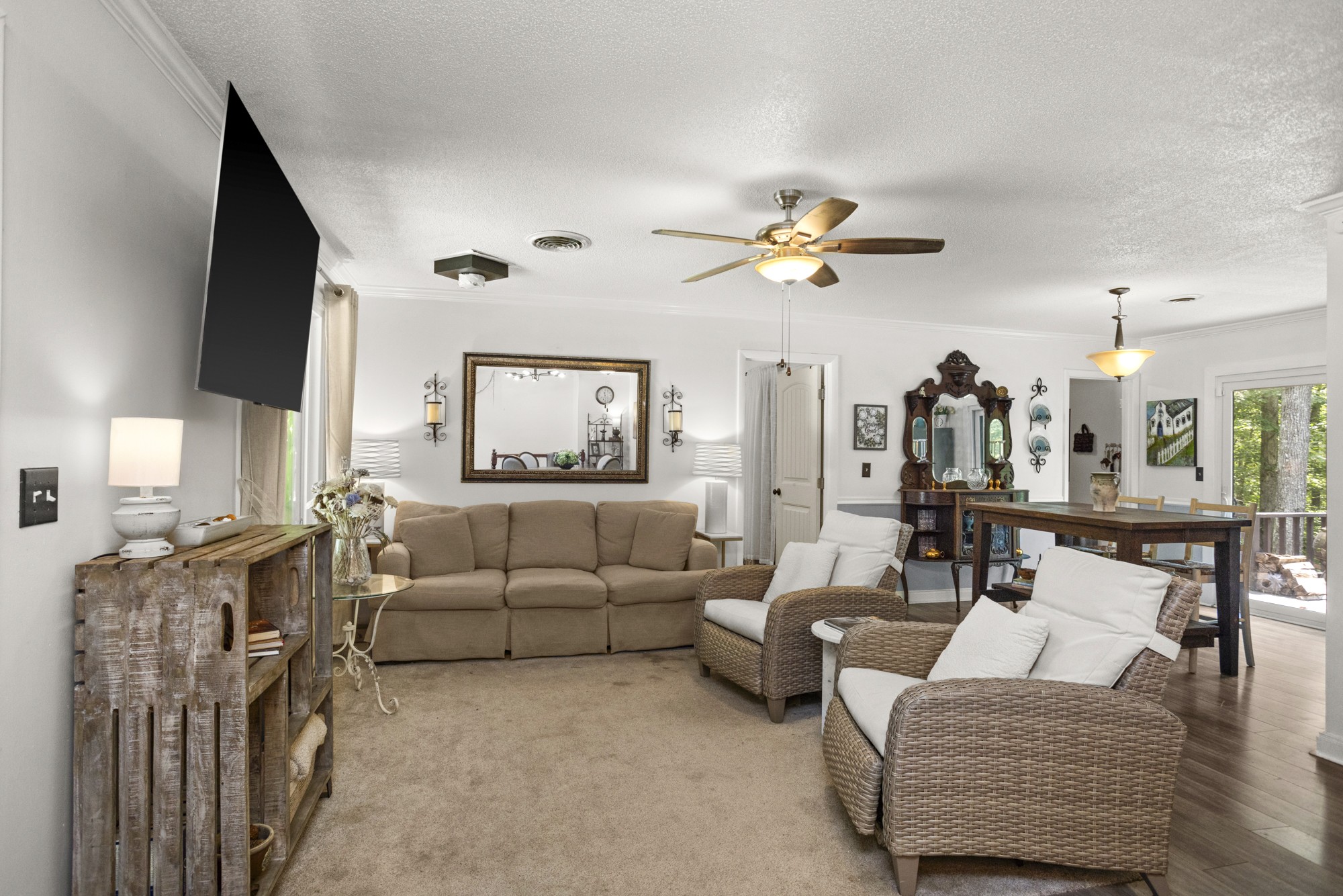 1085 Flicker Ct