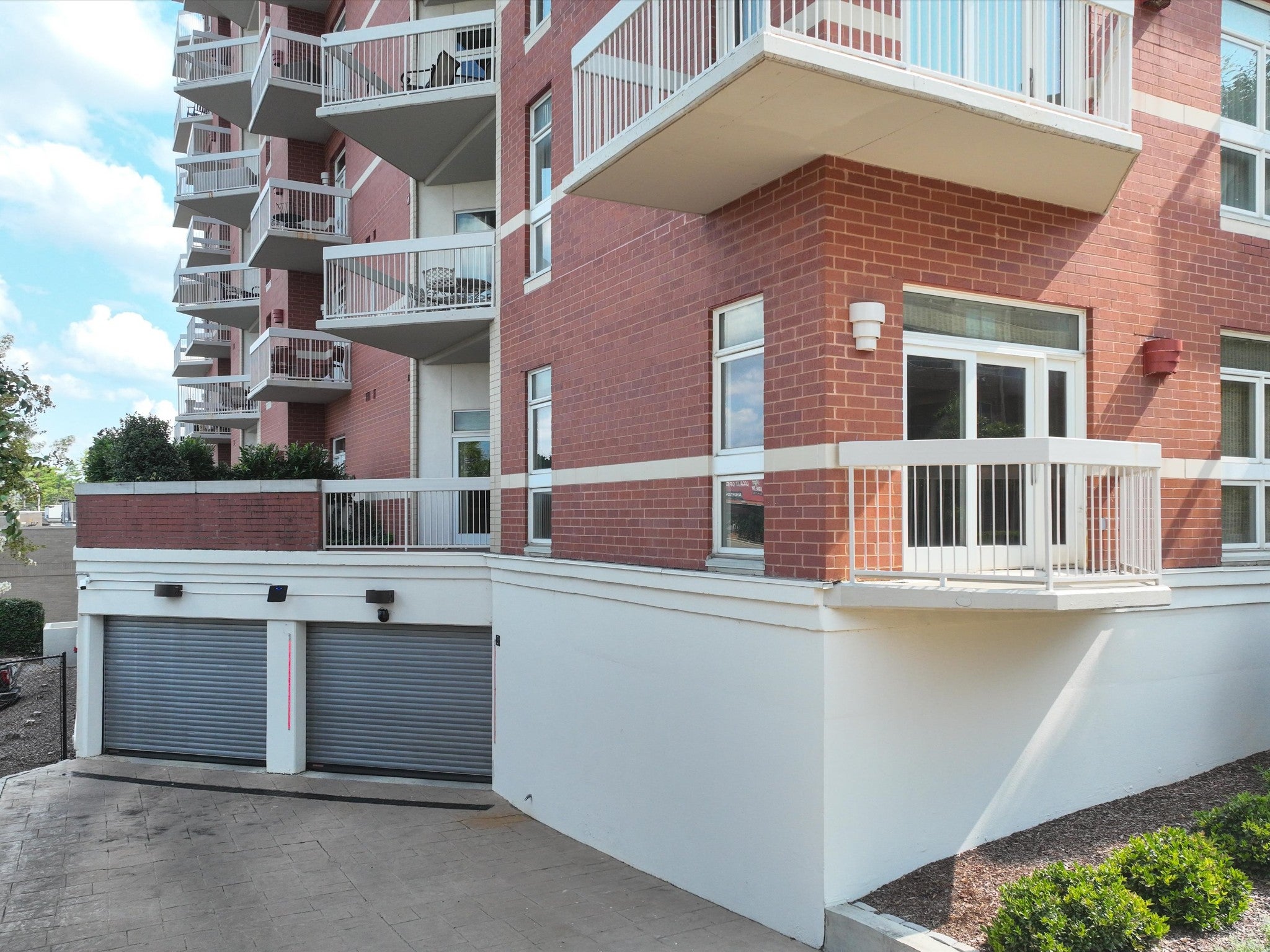 110 31st Ave N 102