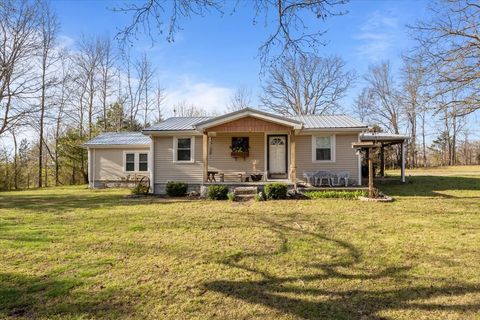 1515 Hayshed Rd Charlotte TN 37036