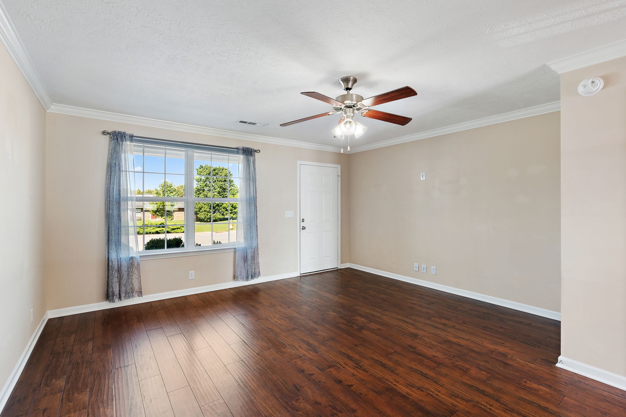 1420 Orange Ct
