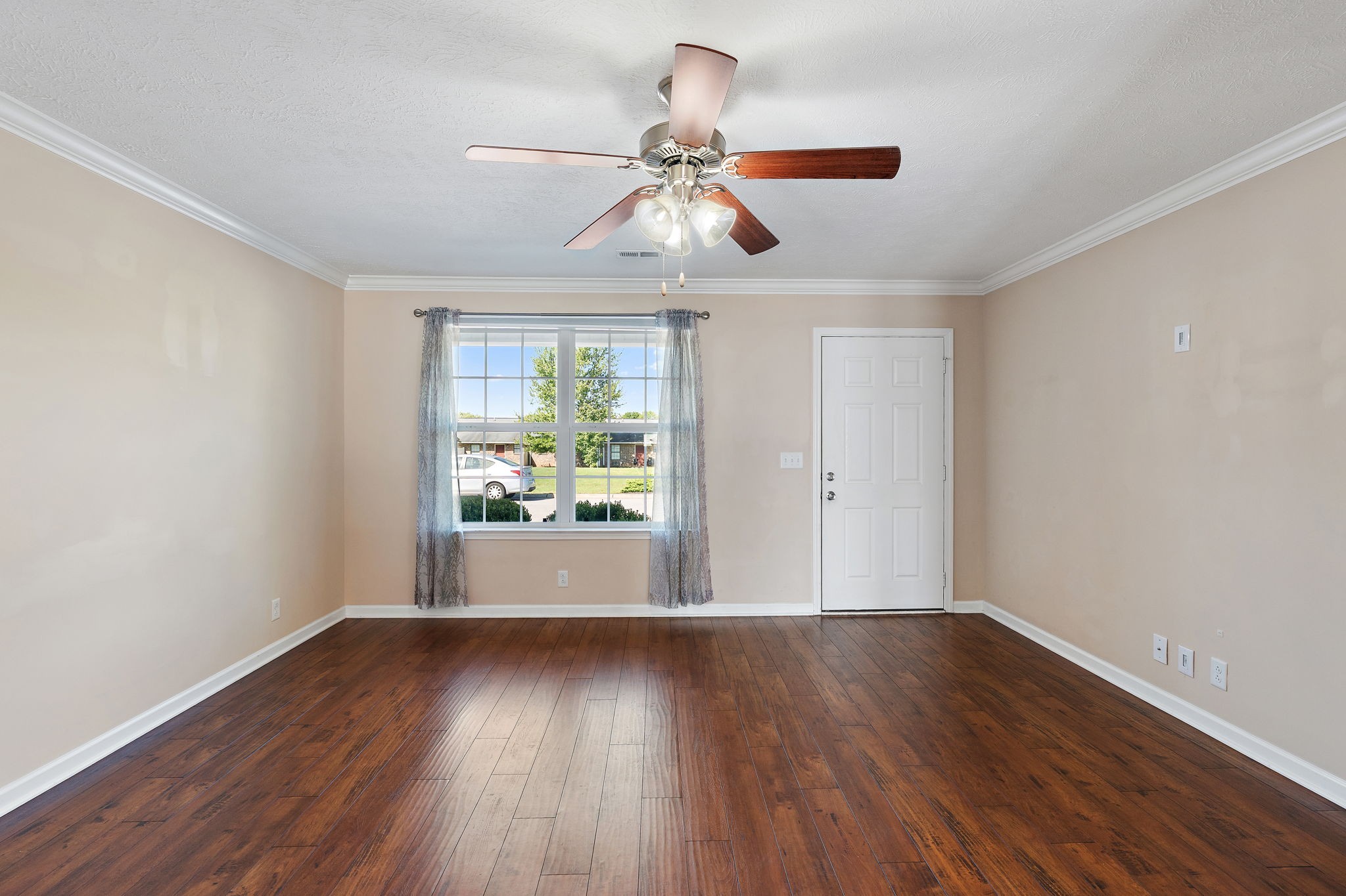 1420 Orange Ct