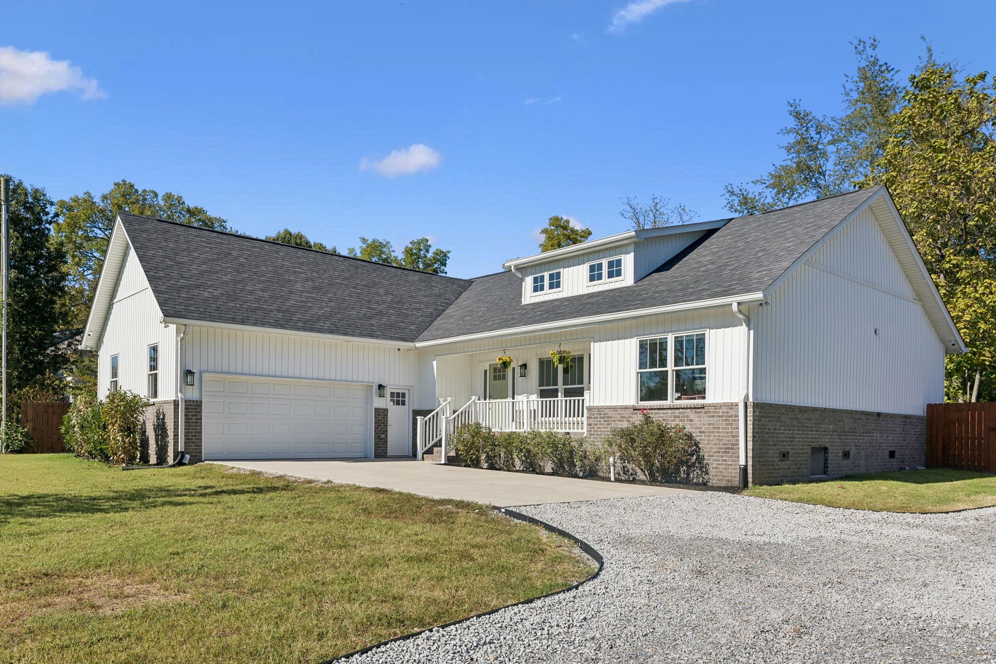 352 Bellevue Rd S