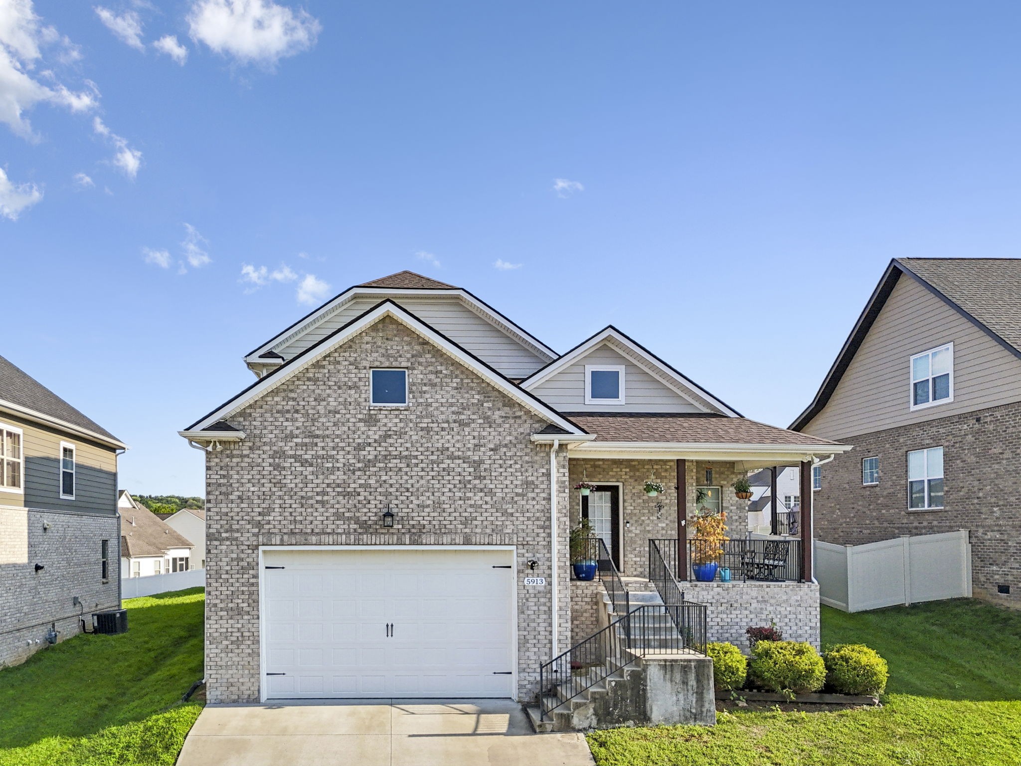 5913 Covent Ln