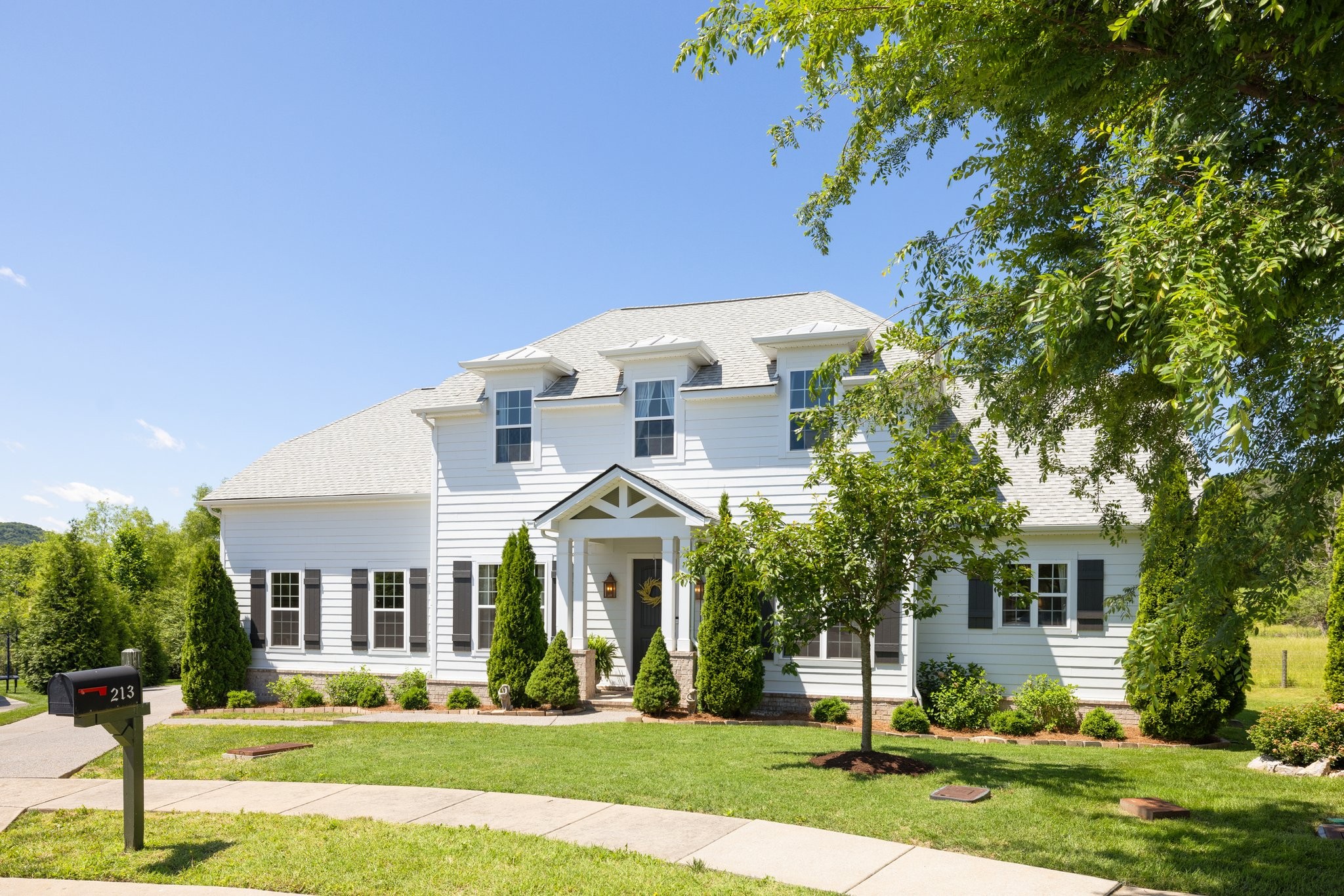 213 Everett Ct