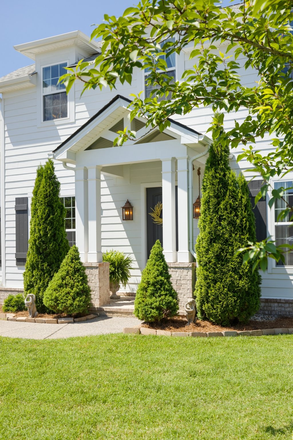 213 Everett Ct