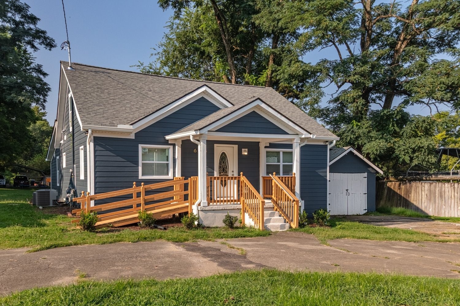 605 Hatcher Ln