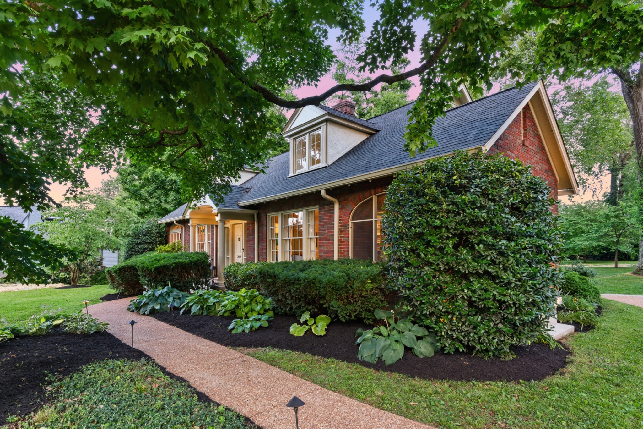 3609 Saratoga Dr